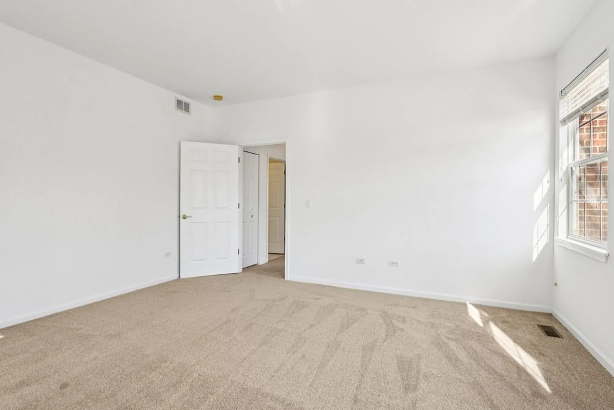 Property Slideshow image 12 of 38 | 13322 s bayberry ln, Plainfield, IL, 60544