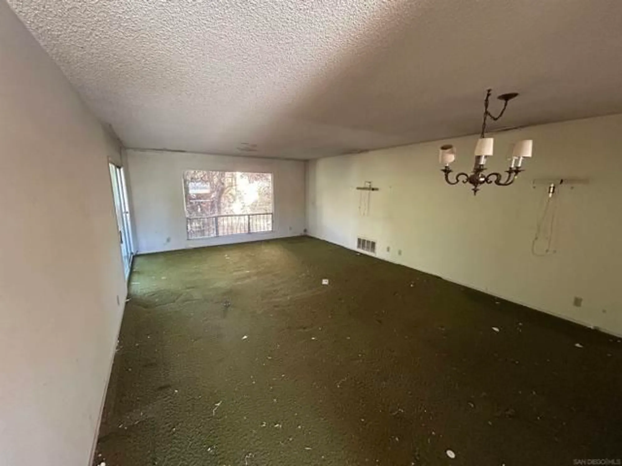 Property Slideshow image 8 of 19 | 1638 la tierra ln, San Marcos, CA, 92078