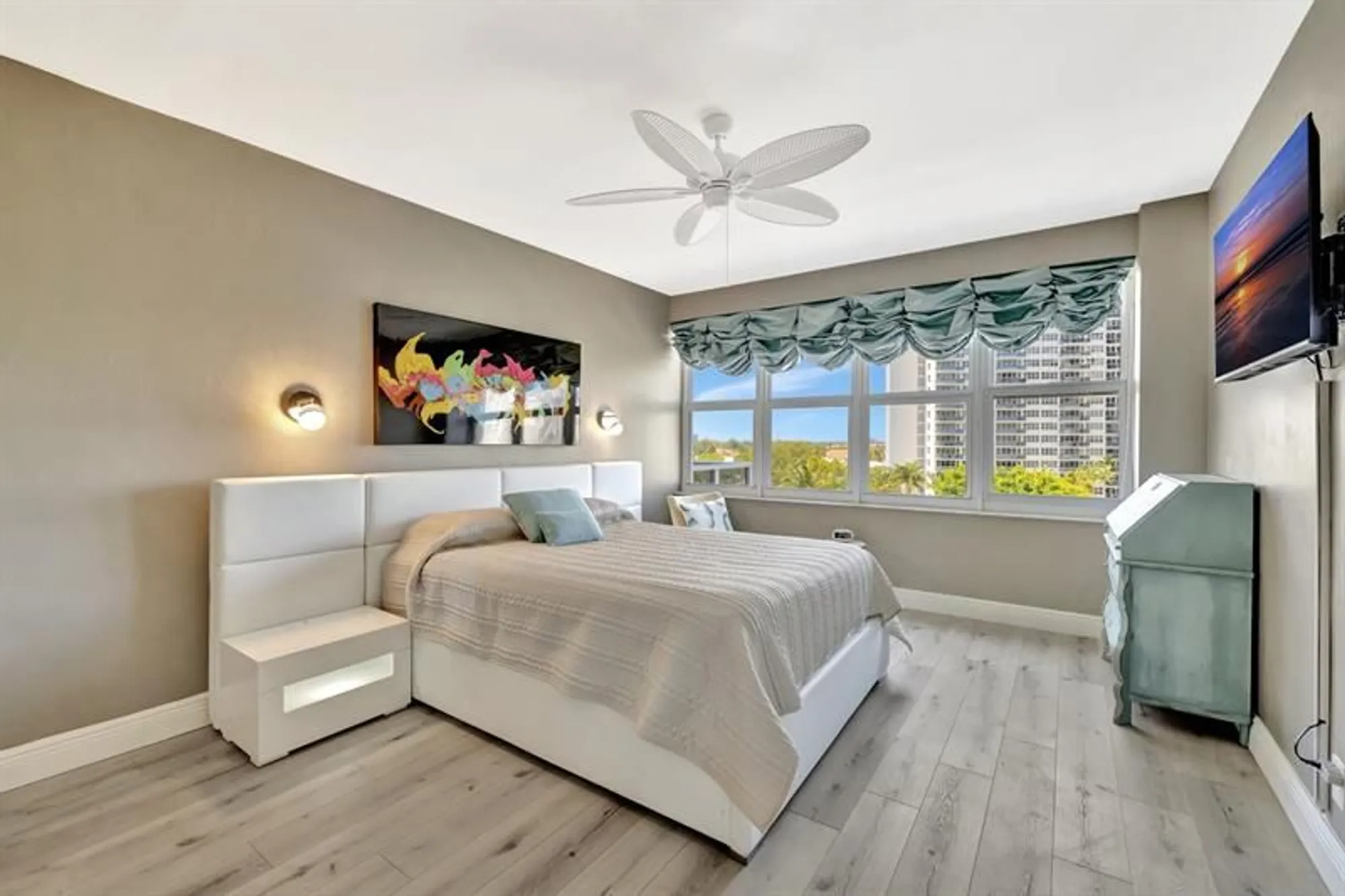 Property Slideshow image 32 of 50 | 3333 ne 34th st 608, Fort Lauderdale, FL, 33308