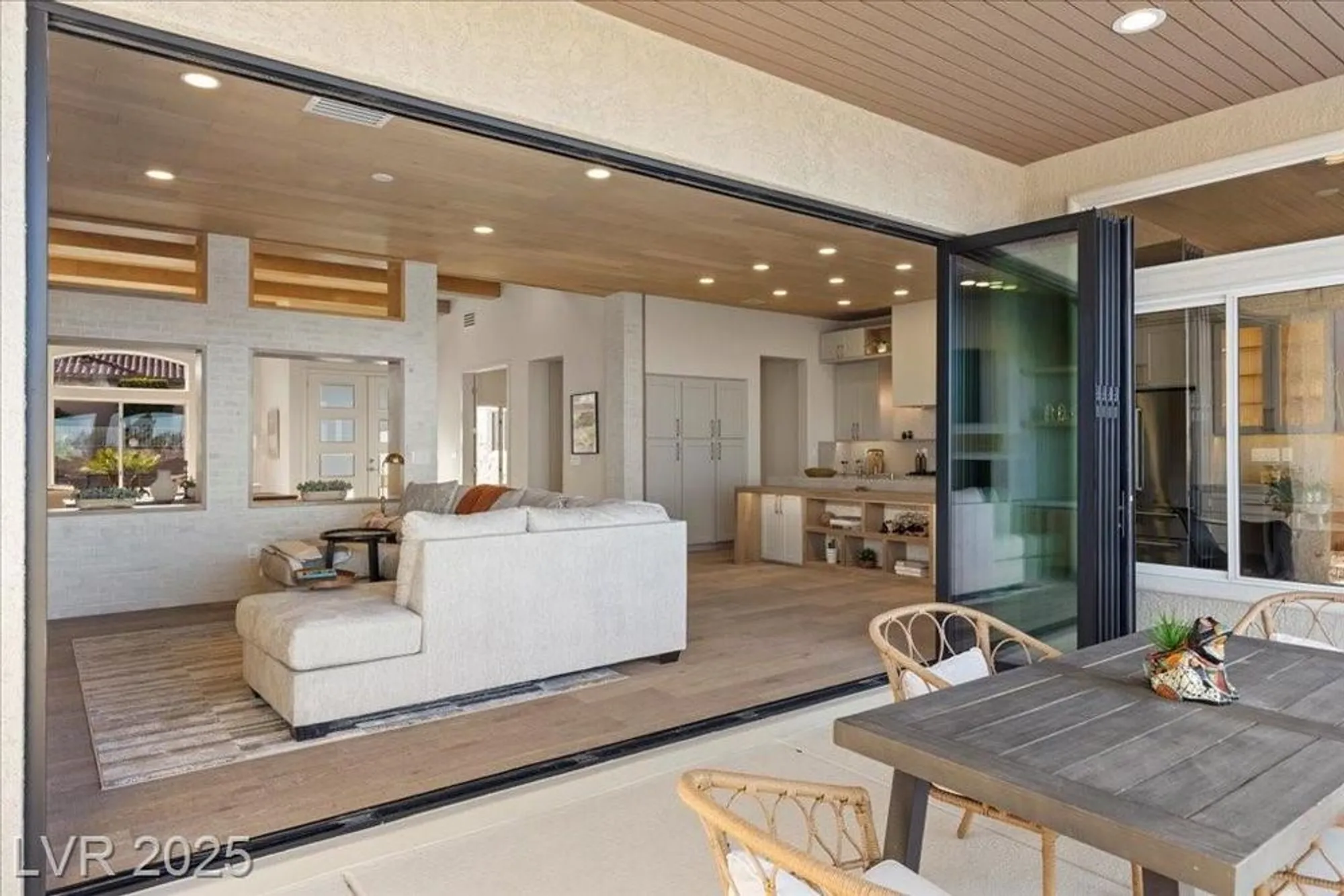 Property Slideshow image 23 of 78 | 2508 faiss dr, Las Vegas, NV, 89134