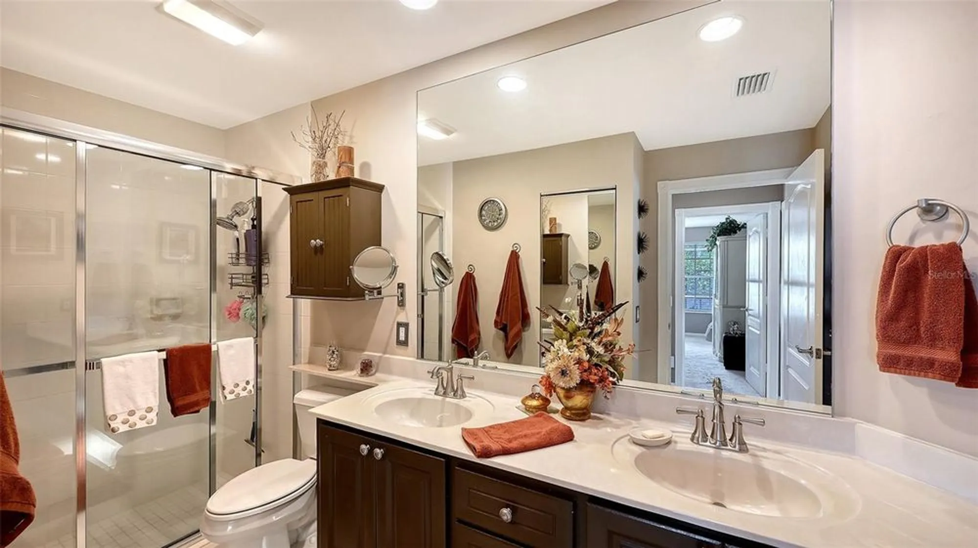 Property Slideshow image 27 of 87 | 5770 ivrea dr, Sarasota, FL, 34238