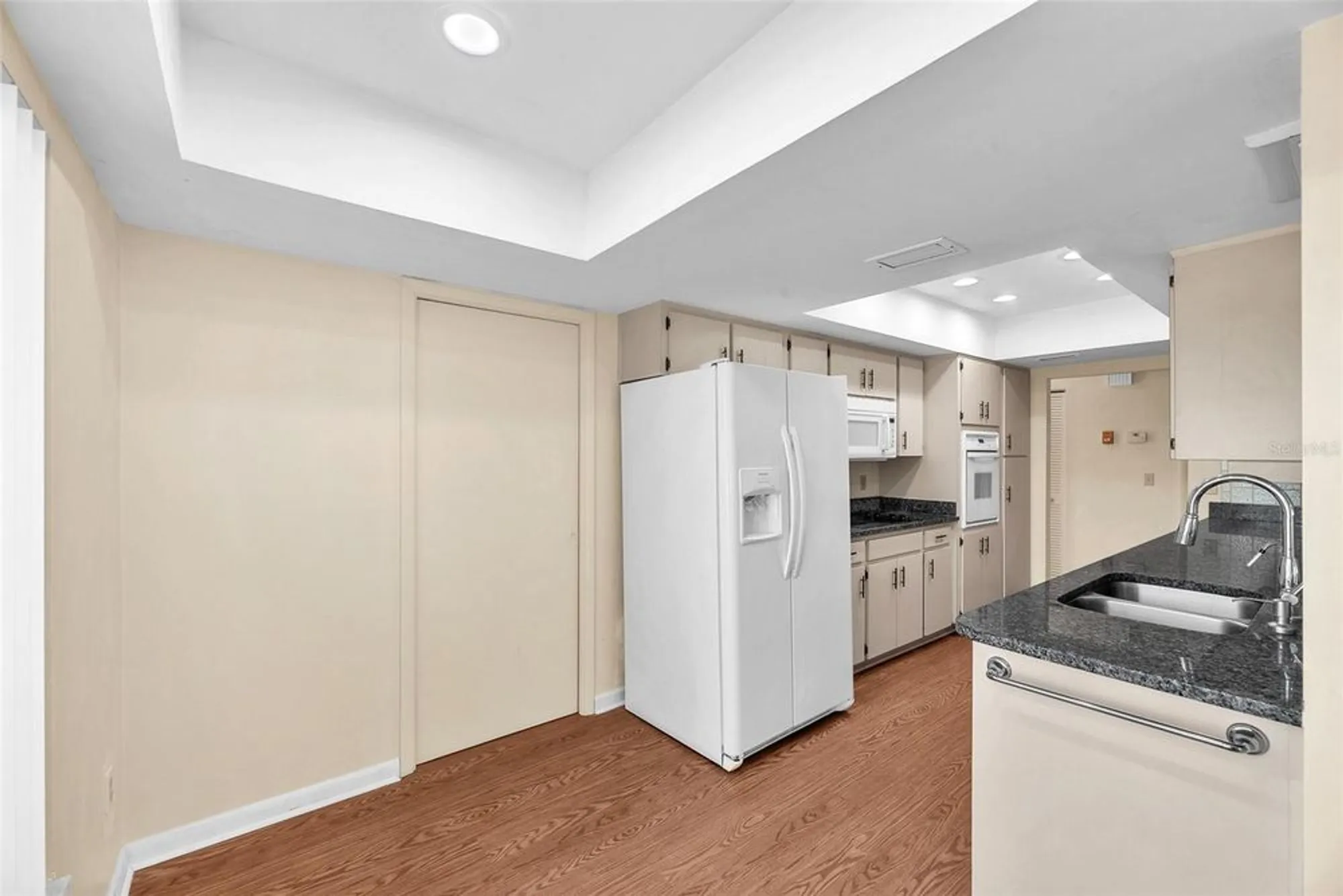 Property Slideshow image 21 of 30 | 1722 coco palm cir, Sun City Center, FL, 33573