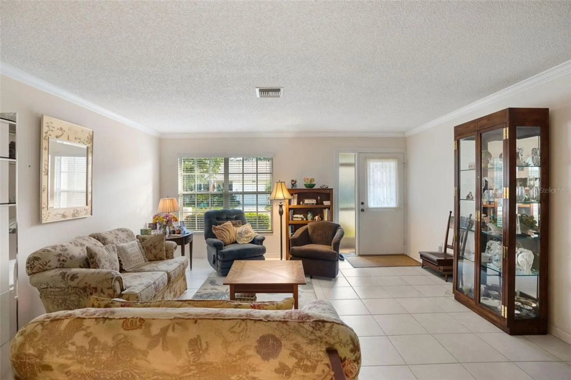Property Slideshow image 4 of 23 | 4217 oakhurst cir 3023, Sarasota, FL, 34233