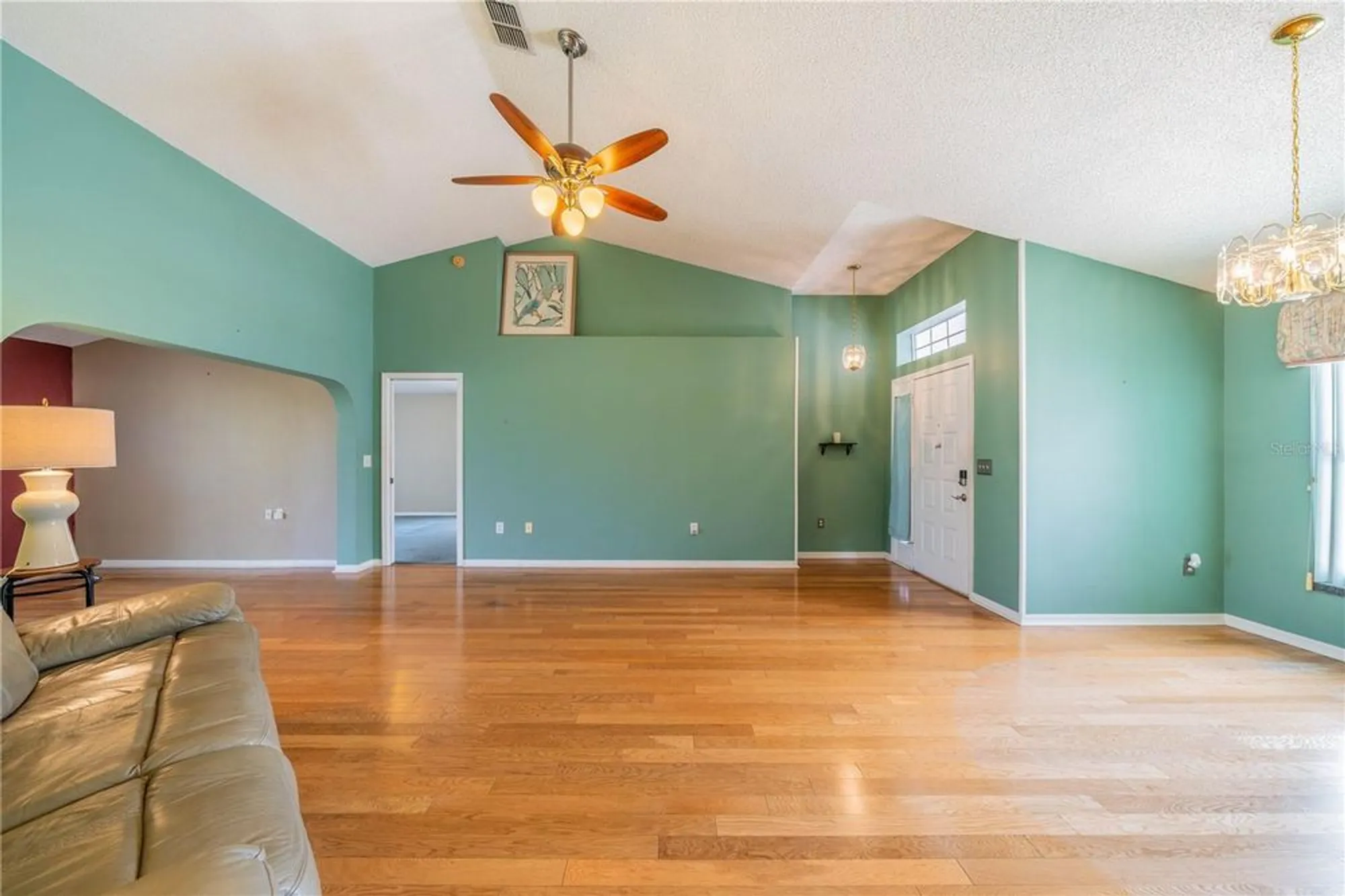Property Slideshow image 20 of 47 | 301 caloosa palms ct, Sun City Center, FL, 33573