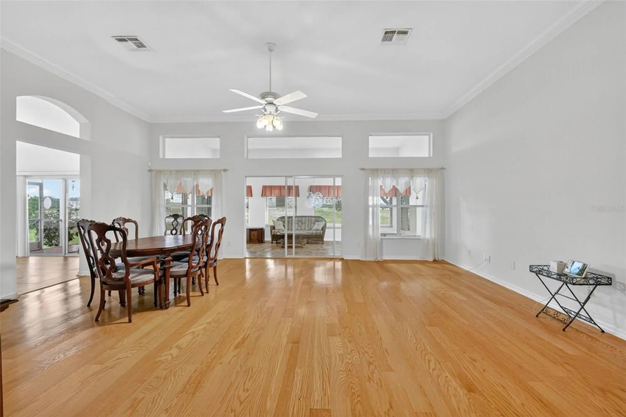 Property Slideshow image 9 of 41 | 4822 sawgrass lake cir, Leesburg, FL, 34748