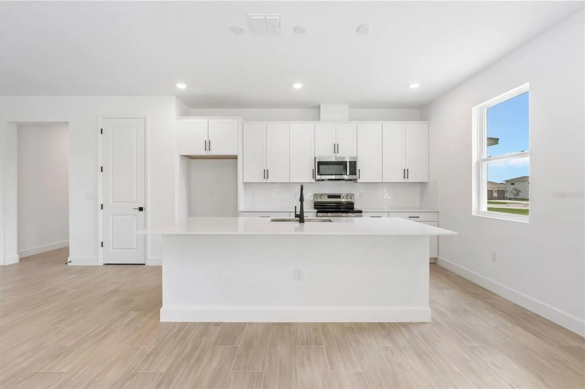 Property Slideshow image 11 of 31 | 9109 players dr, Weeki Wachee, FL, 34613