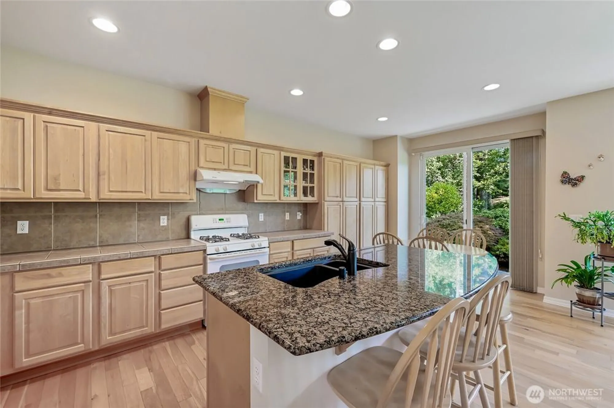 Property Slideshow image 16 of 38 | 24036 ne adair rd, Redmond, WA, 98053