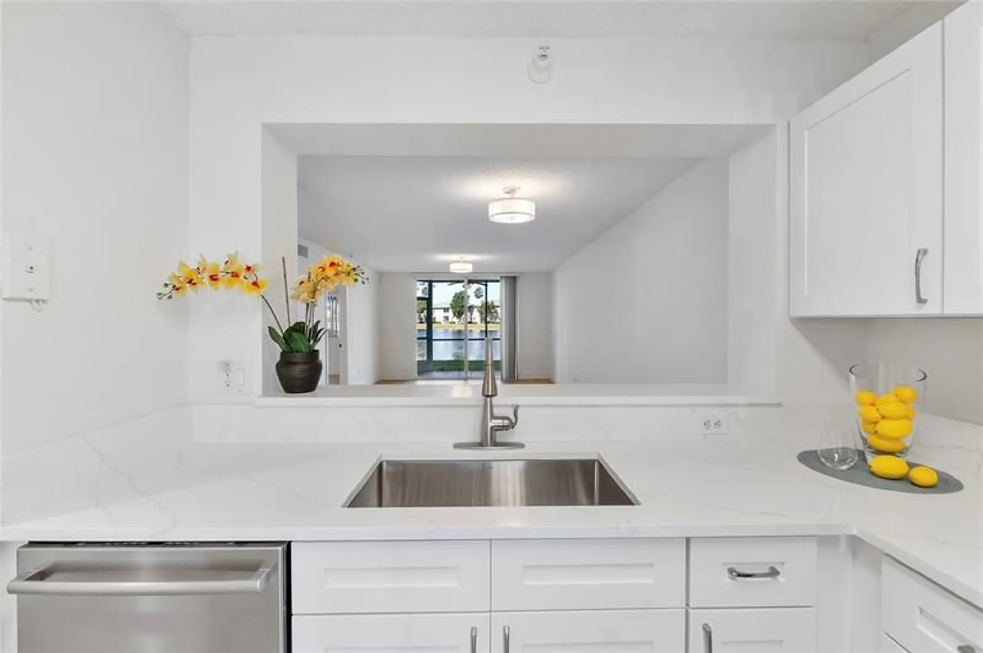 Property Slideshow image 16 of 73 | 7763 southampton ter 102, Tamarac, FL, 33321