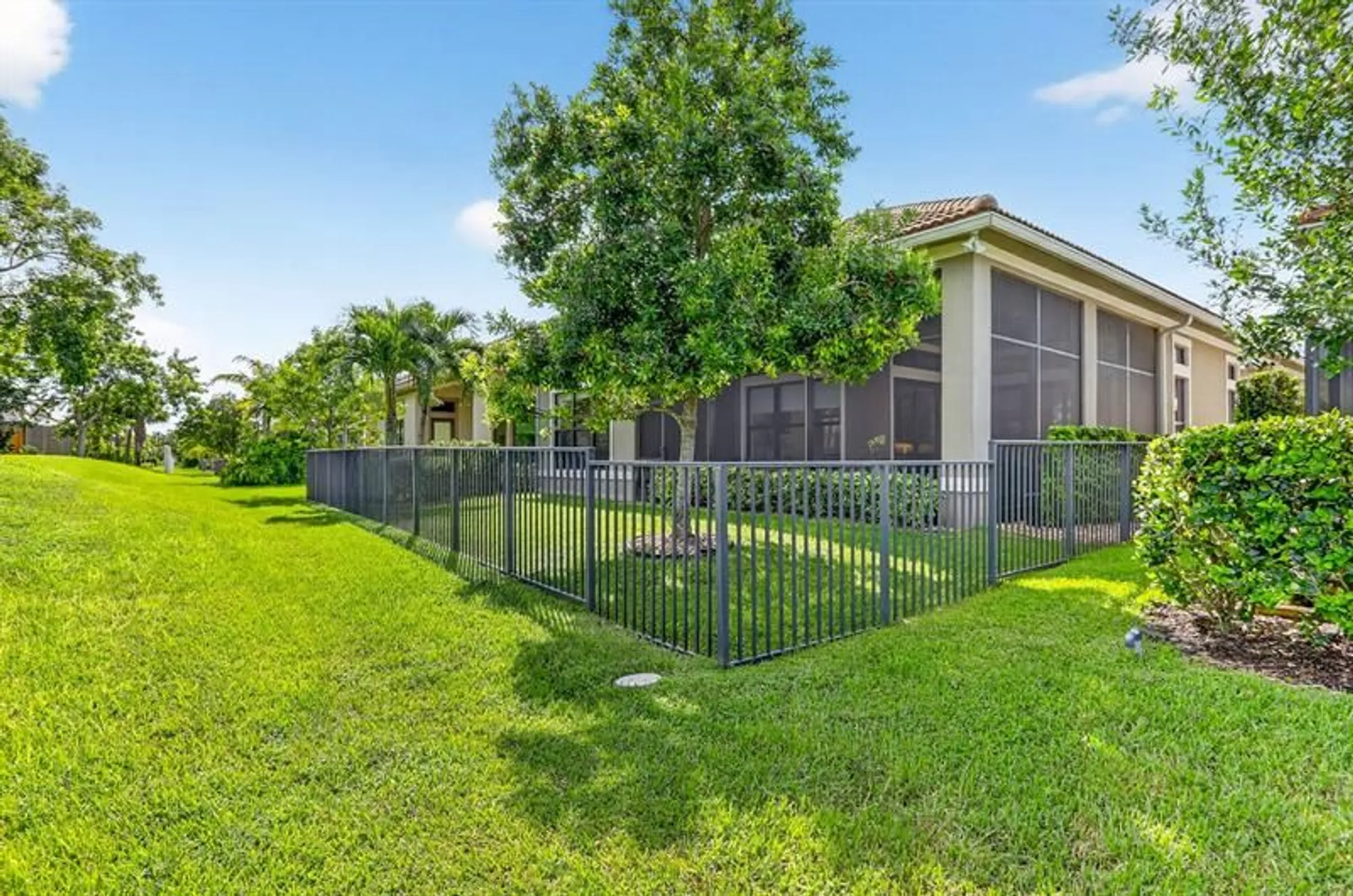 Property Slideshow image 53 of 65 | 11927 leon cir, Parkland, FL, 33076