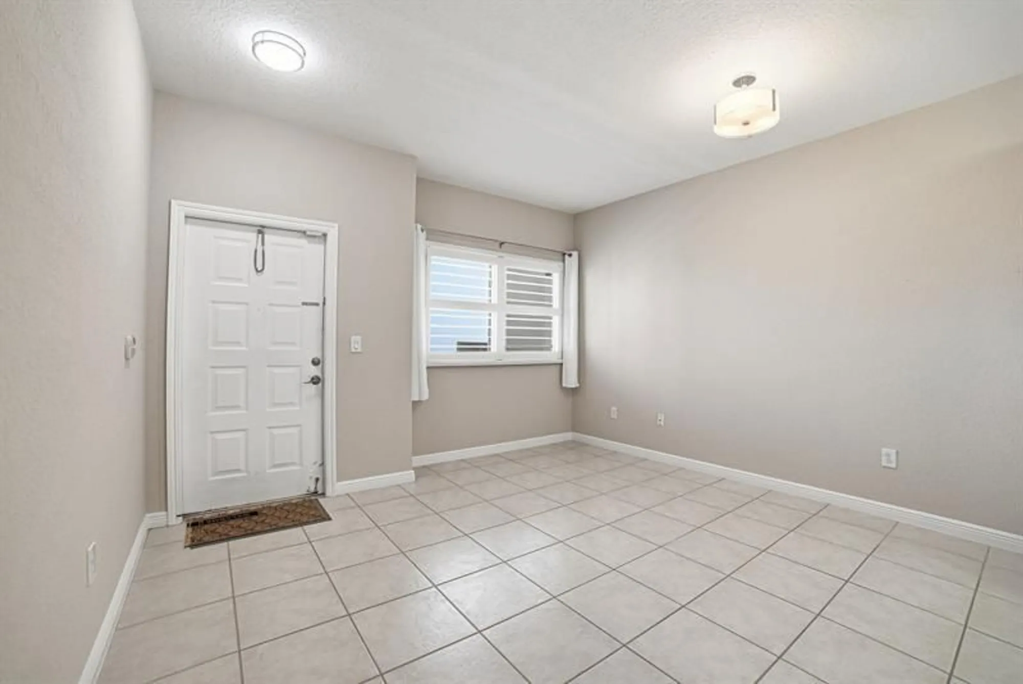 Property Slideshow image 4 of 44 | 7739 southampton ter 411, Tamarac, FL, 33321