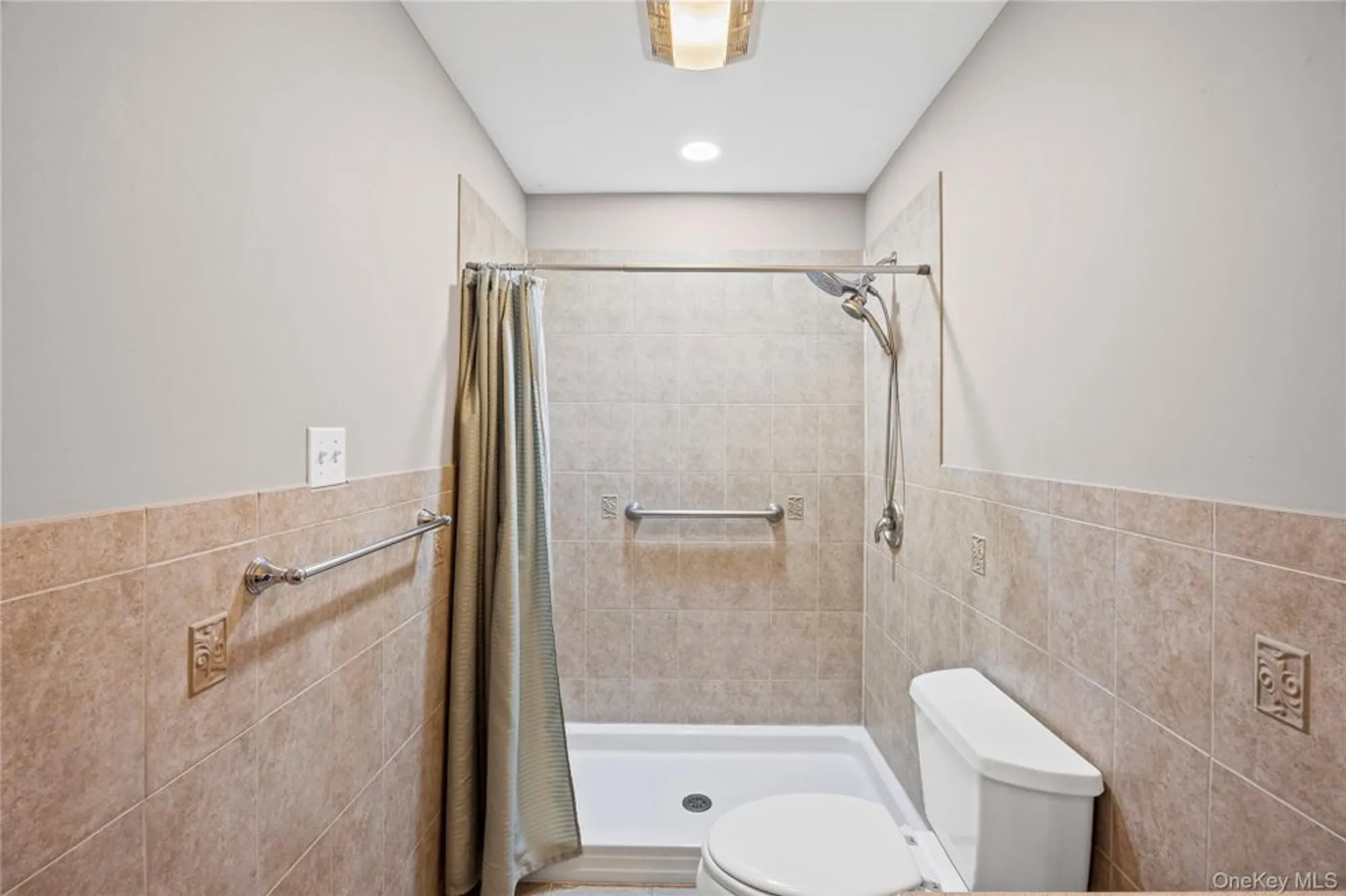 Property Slideshow image 19 of 35 | 204 bentley ct 204, Smithtown, NY, 11780