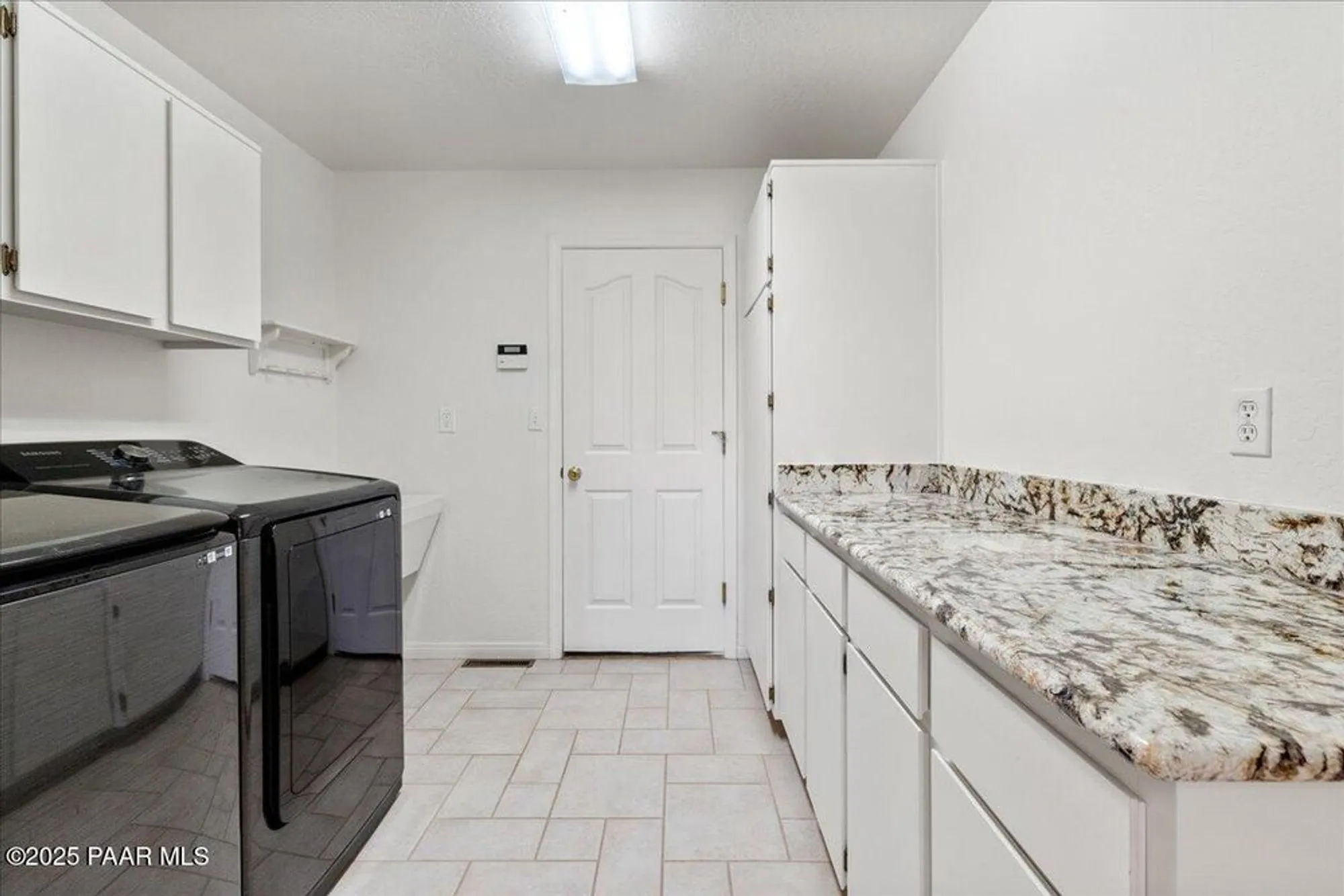 Property Slideshow image 31 of 48 | 528 miracle rider rd, Prescott, AZ, 86301