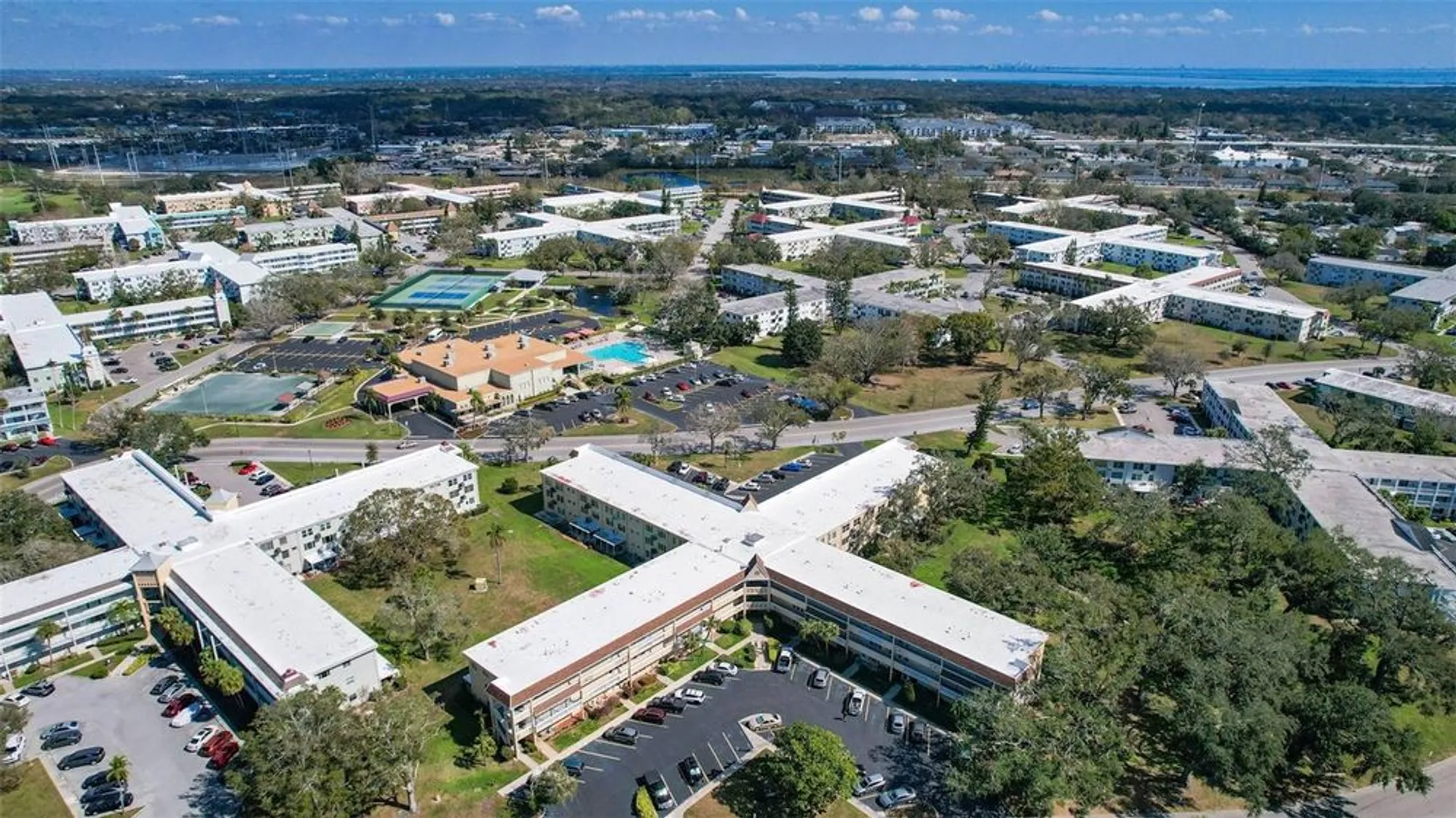 Property Slideshow image 27 of 32 | 2041 australia way 35, Clearwater, FL, 33763