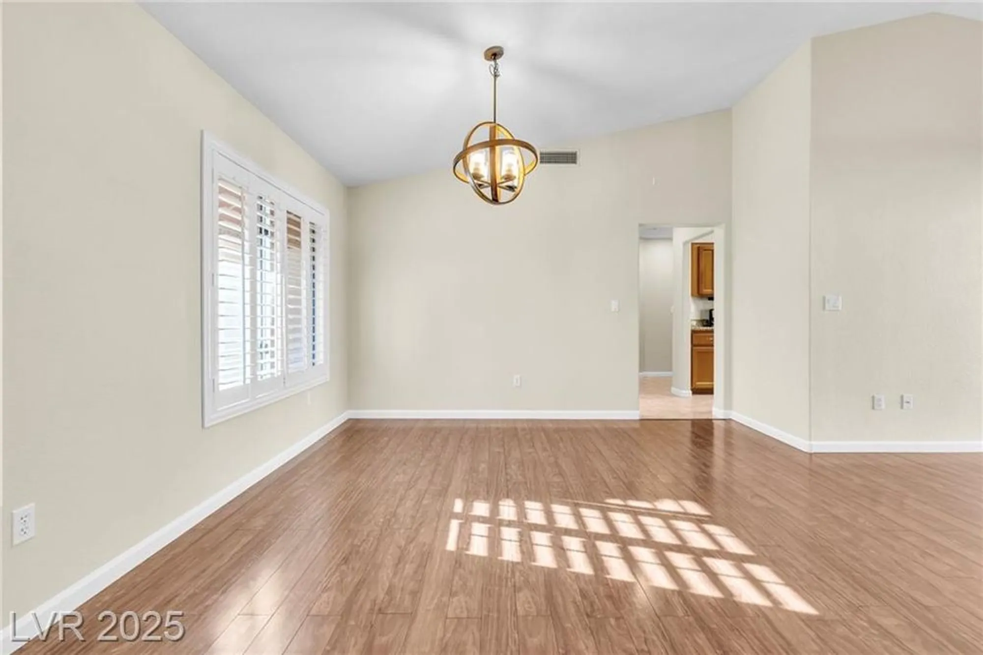 Property Slideshow image 11 of 30 | 10400 georgetown pl, Las Vegas, NV, 89134