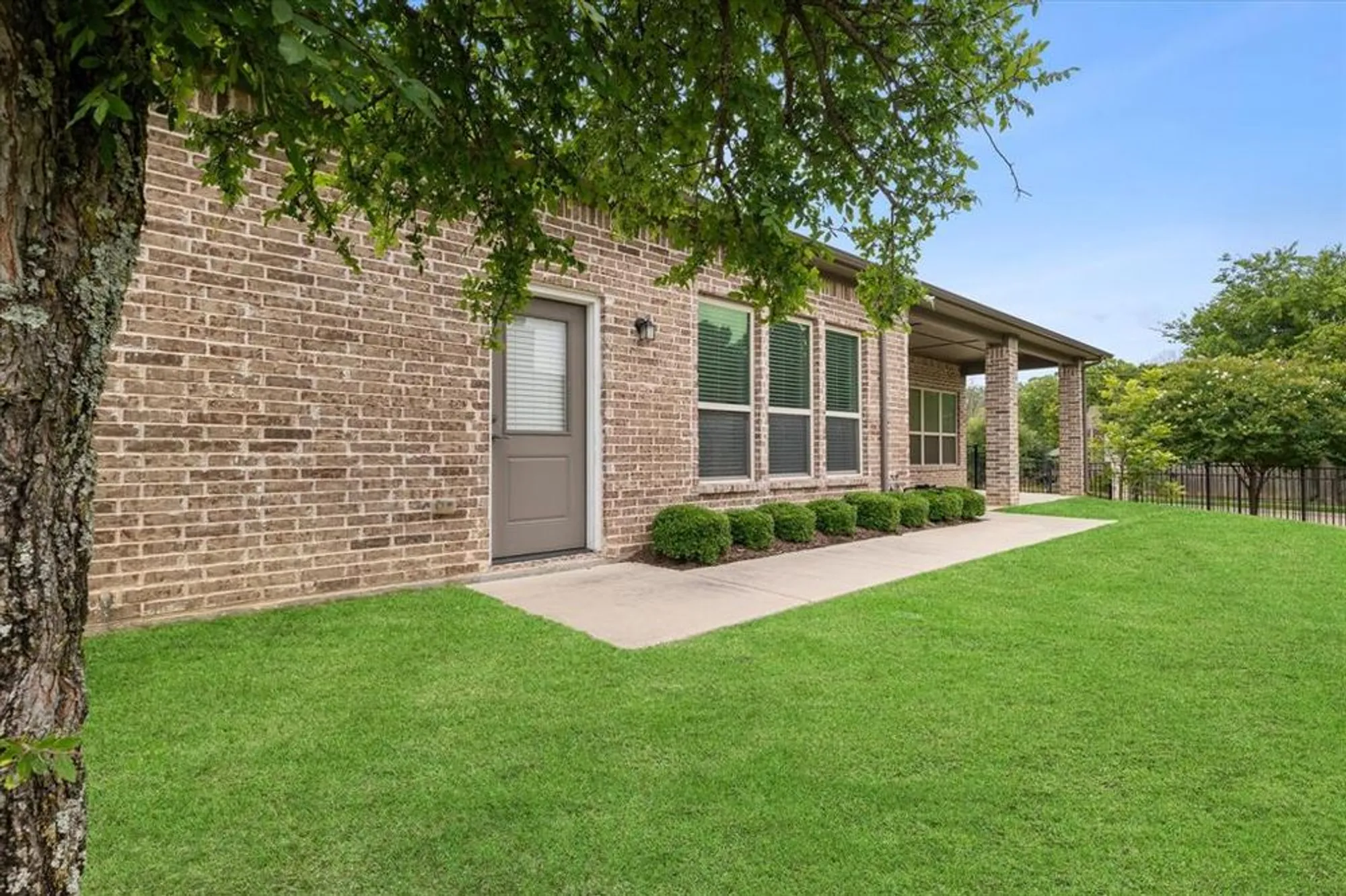 Property Slideshow image 27 of 28 | 3701 creek view dr, Mckinney, TX, 75071