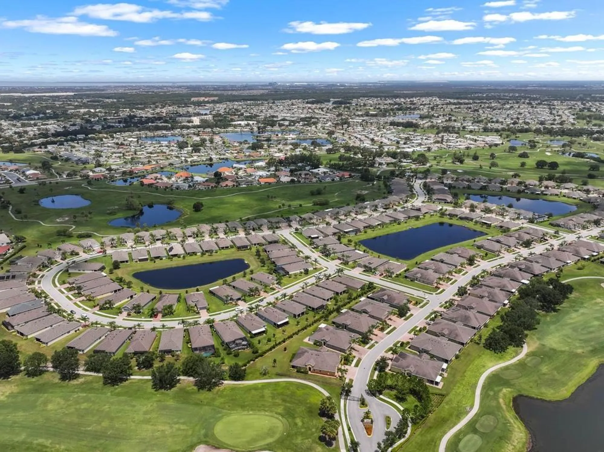 Property Slideshow image 39 of 60 | 809 chipper dr, Sun City Center, FL, 33573