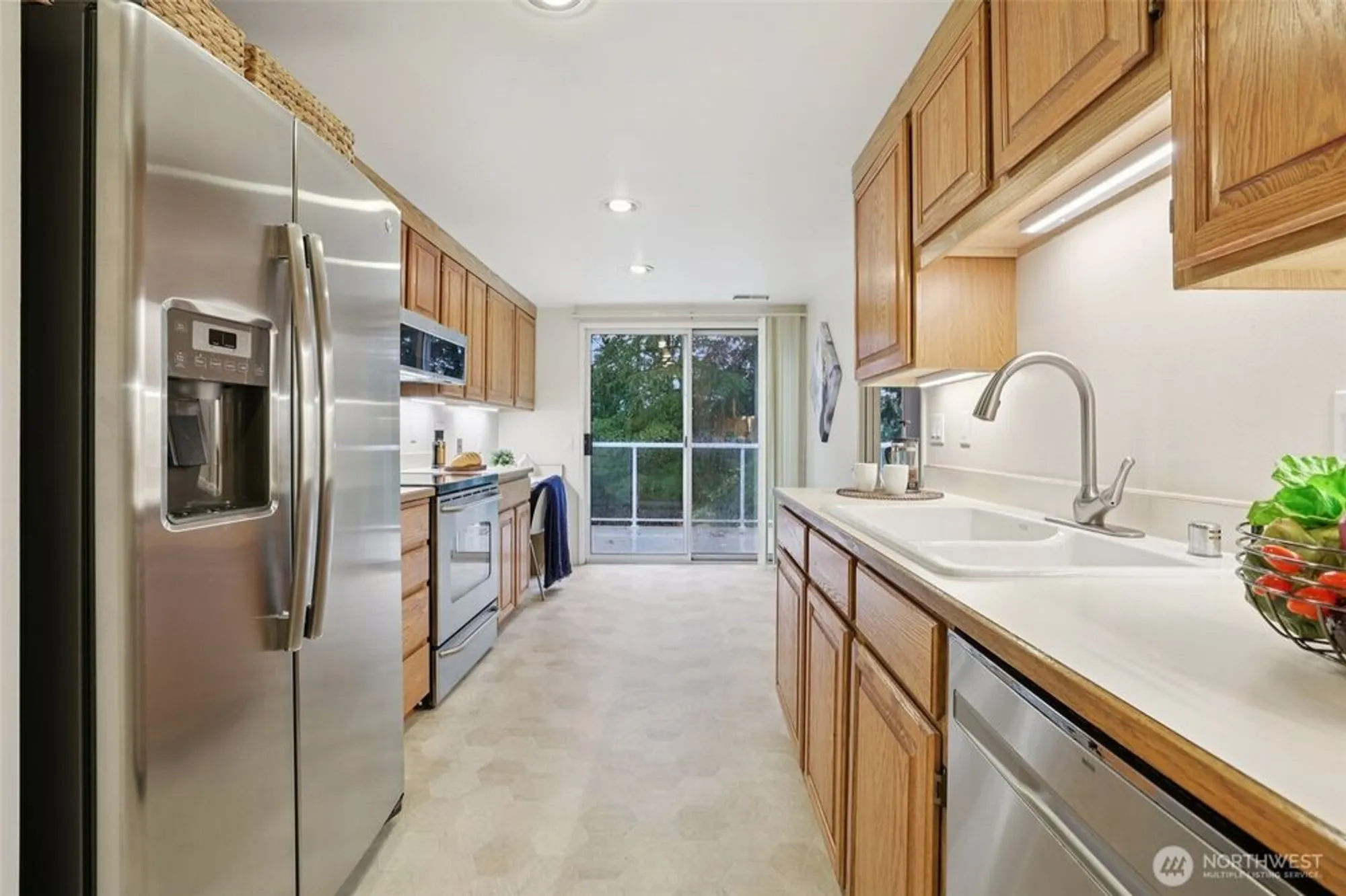 Property Slideshow image 18 of 40 | 22561 se 42nd ter # 2211, Issaquah, WA, 98029