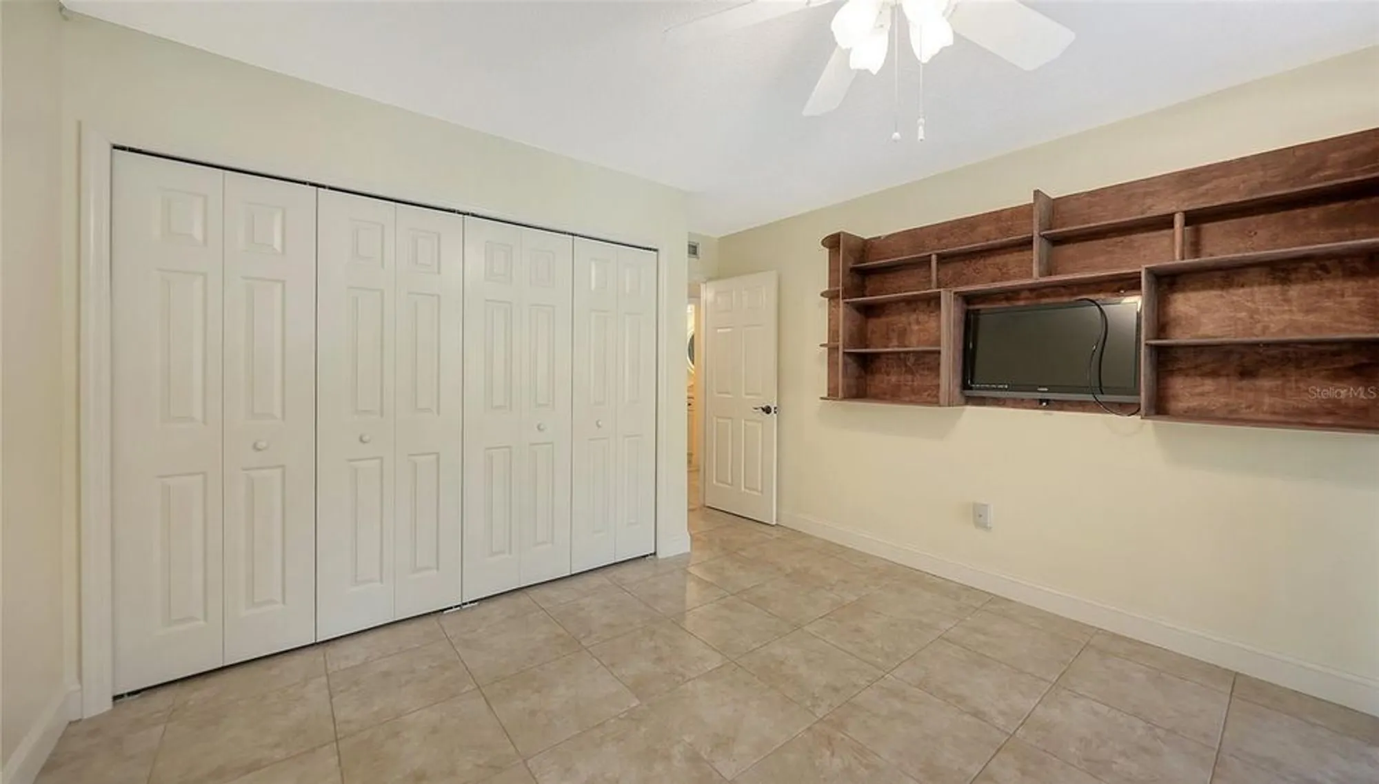 Property Slideshow image 61 of 91 | 225 hourglass way apt 103, Sarasota, FL, 34242