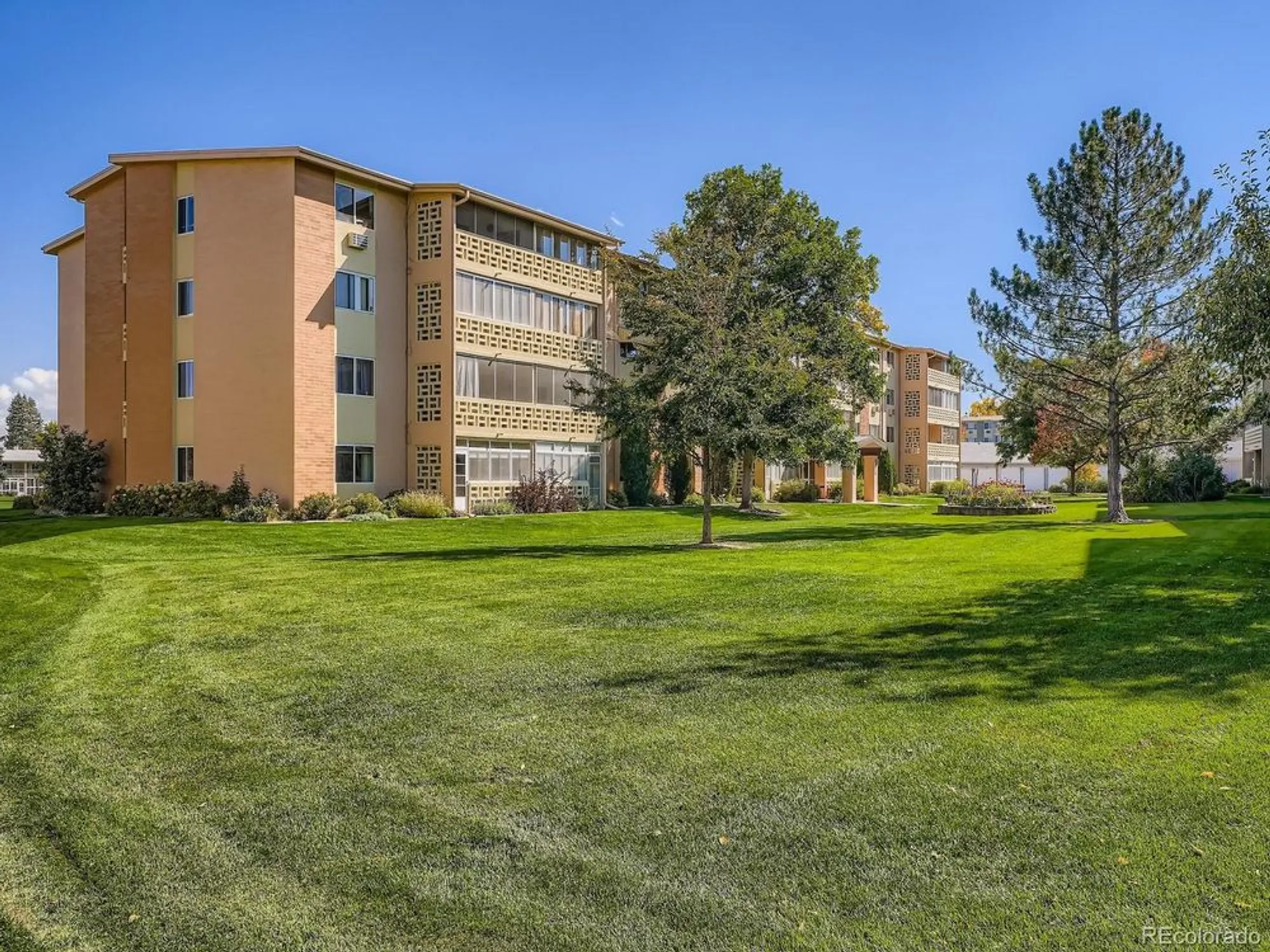 Property Slideshow image 20 of 31 | 680 s alton way unit 1b, Denver, CO, 80247