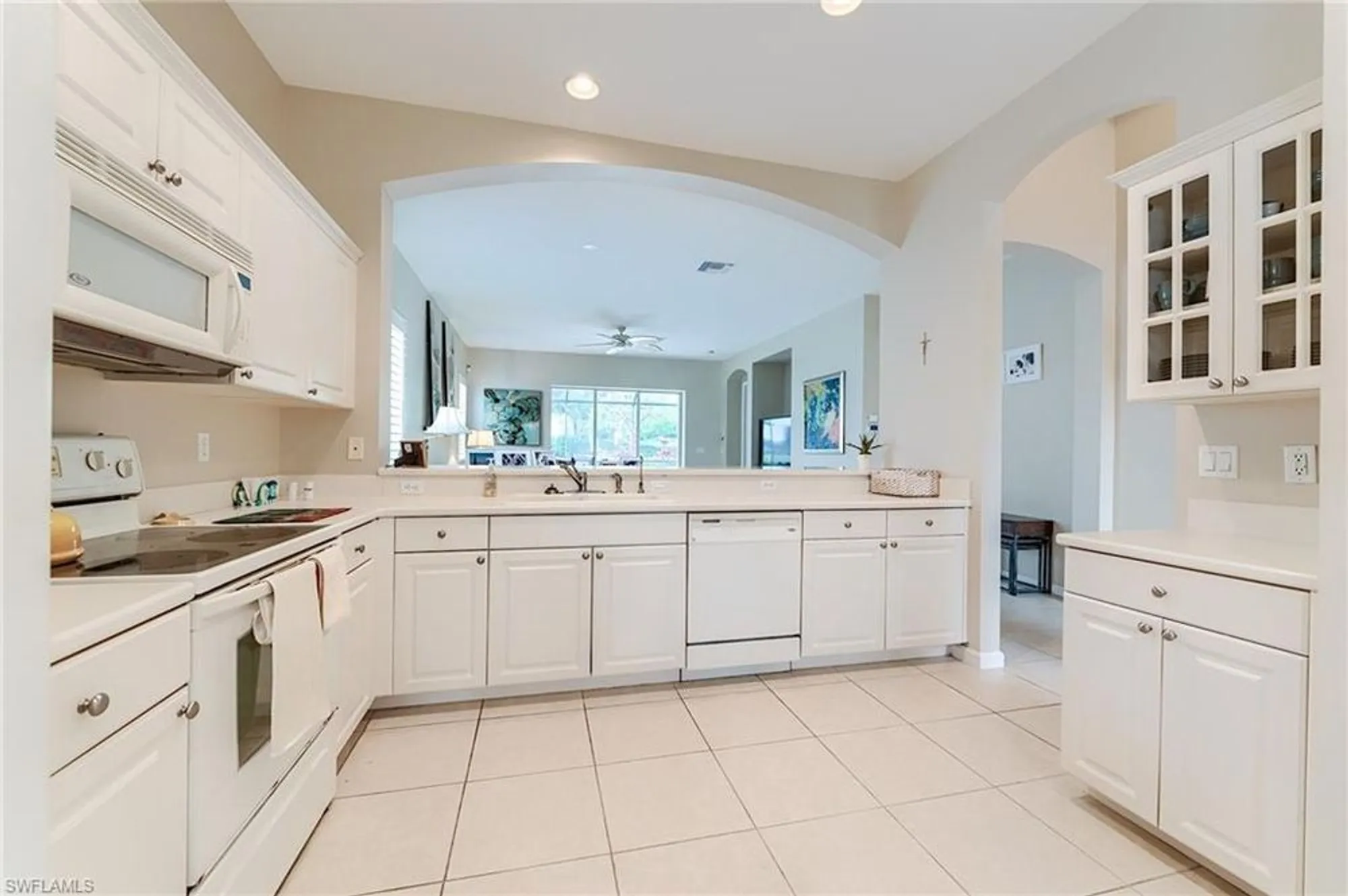 Property Slideshow image 14 of 38 | 3180 bramble cove ct, Fort Myers, FL, 33905