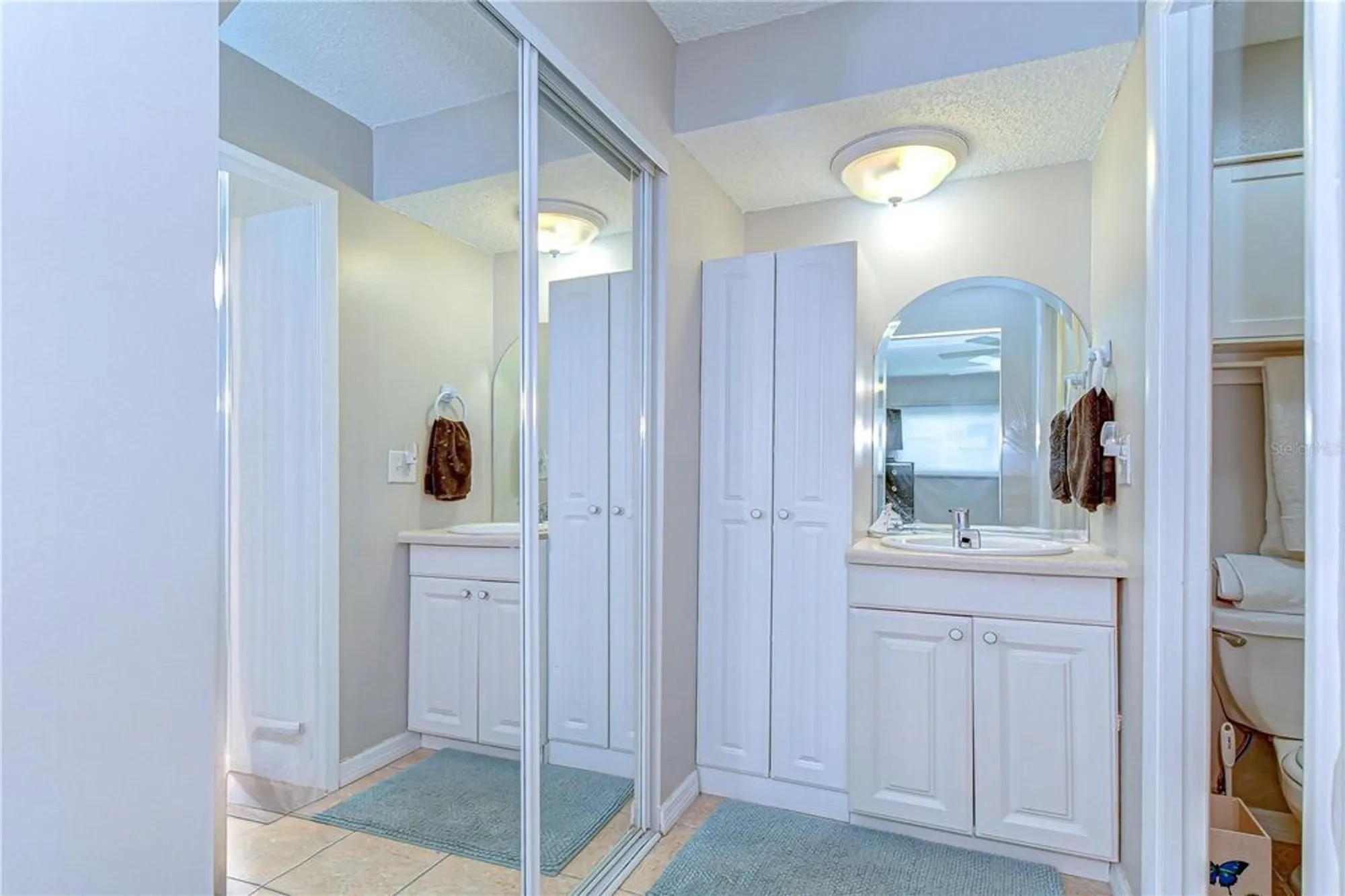 Property Slideshow image 17 of 35 | 13870 oakwood ln # 13870, Seminole, FL, 33776