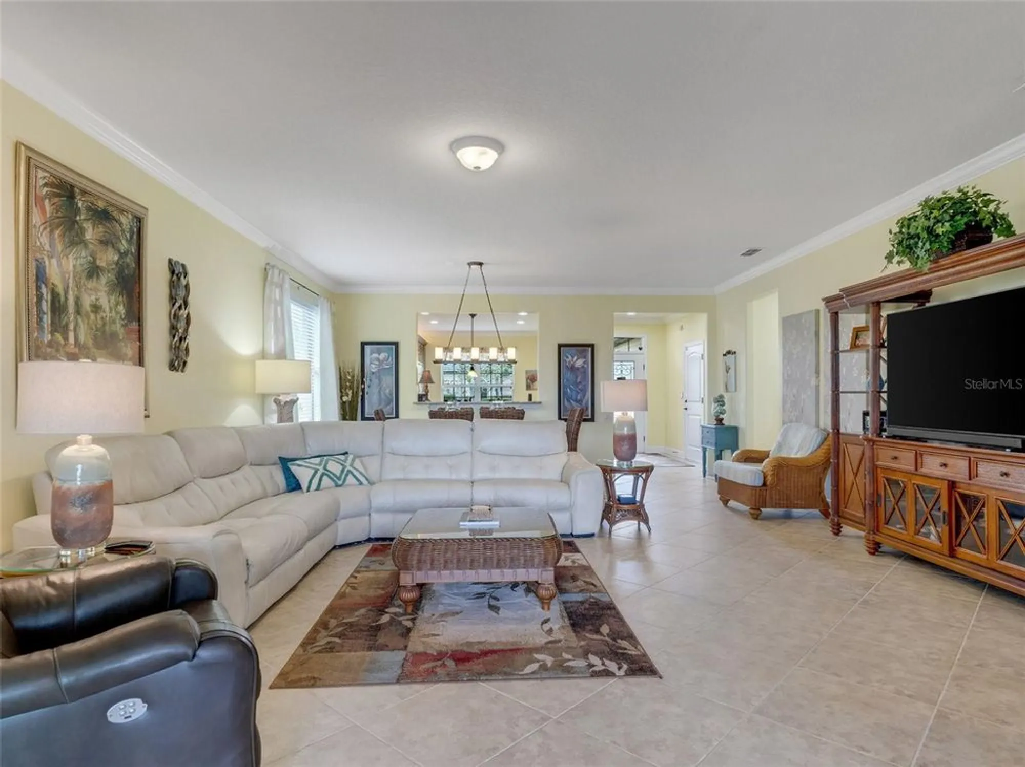Property Slideshow image 16 of 67 | 208 almeria way, Davenport, FL, 33837
