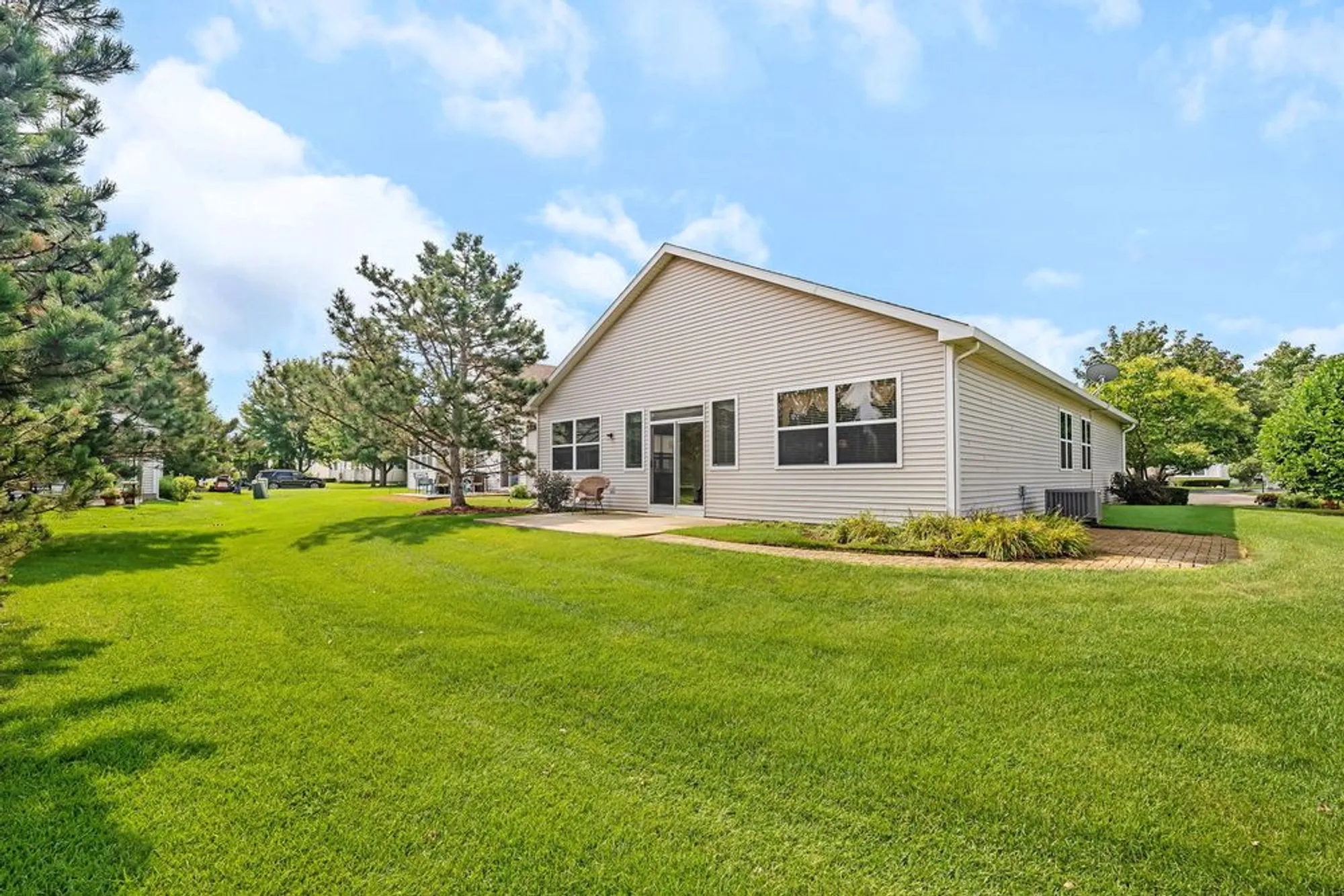 Property Slideshow image 20 of 28 | 746 s mecosta ln, Romeoville, IL, 60446