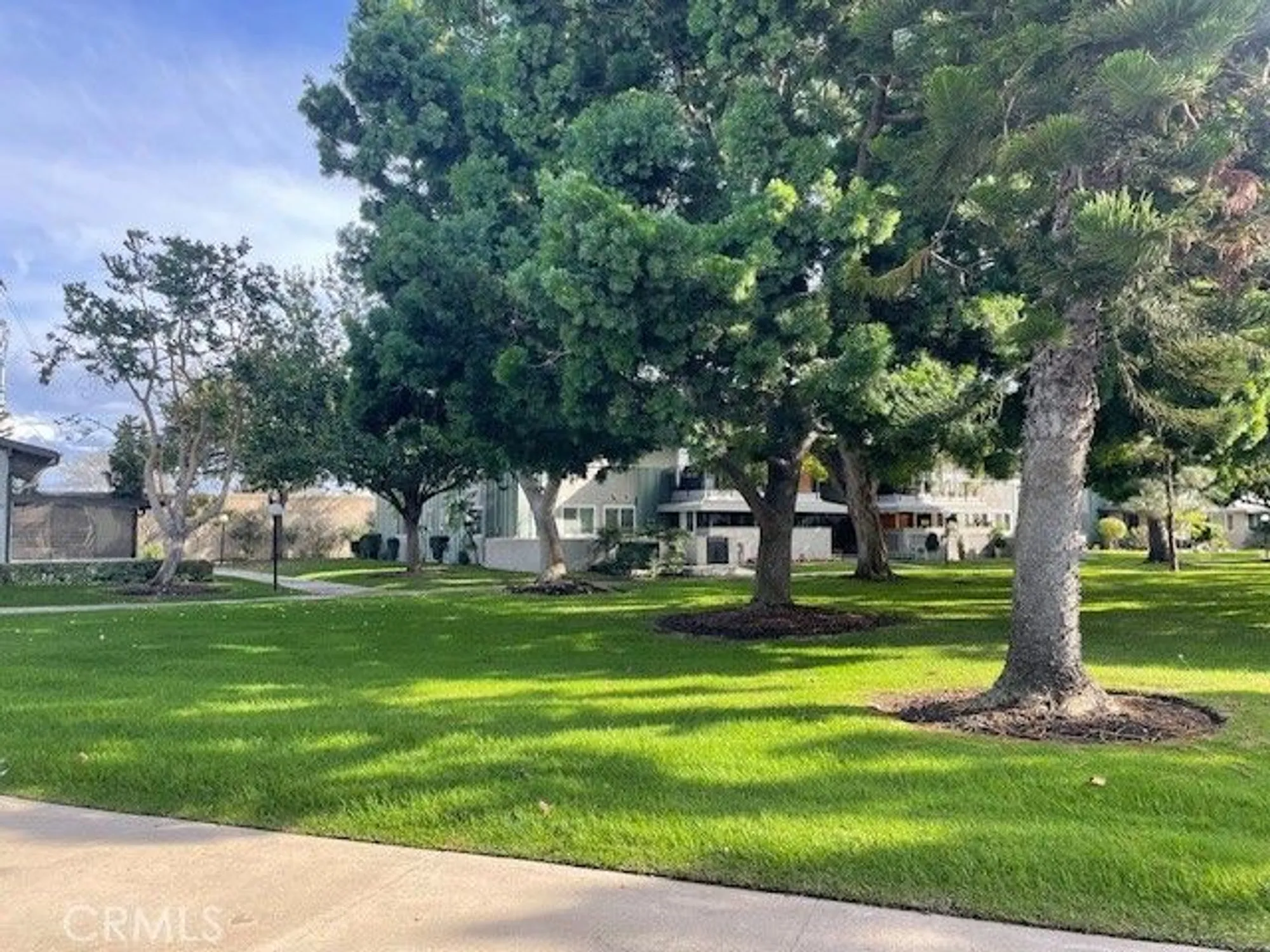 Property Slideshow image 4 of 27 | 13342 del monte dr apt 5g, Seal Beach, CA, 90740