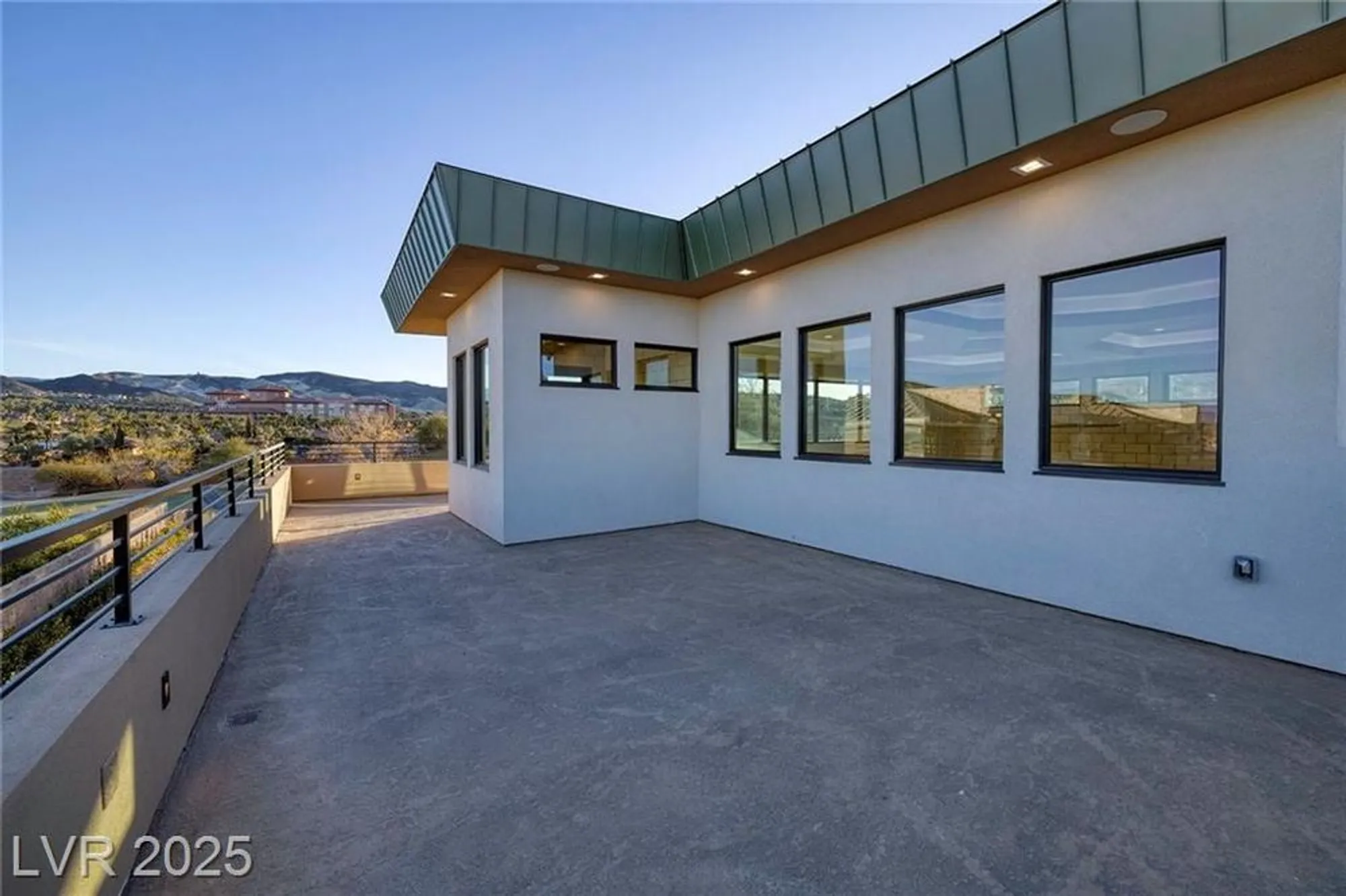 Property Slideshow image 54 of 65 | 37 reflection shores ln, Henderson, NV, 89011