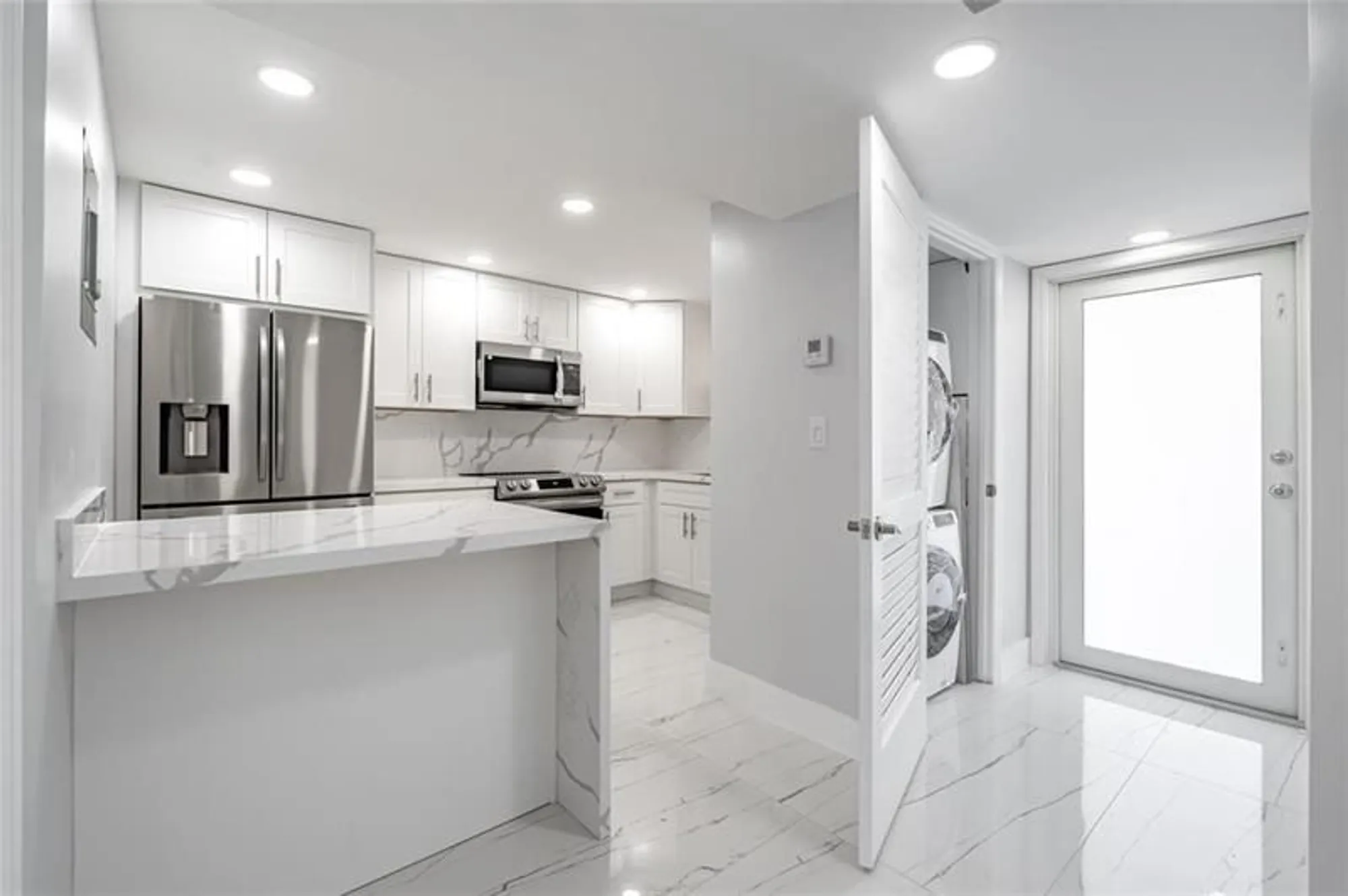 Property Slideshow image 9 of 28 | 361 s hollybrook dr 105, Pembroke Pines, FL, 33025