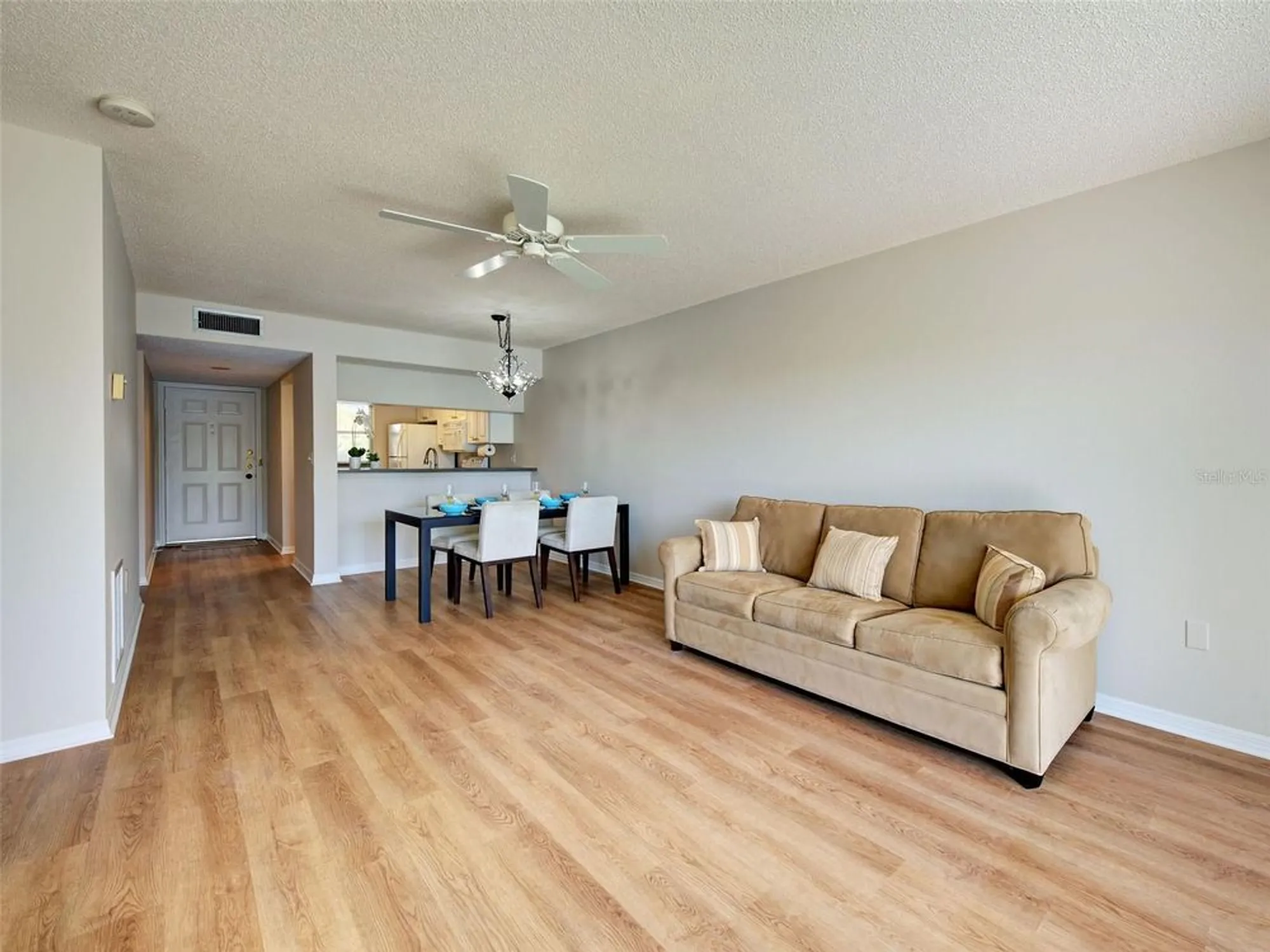 Property Slideshow image 25 of 54 | 406 cerromar cir 222, Venice, FL, 34293