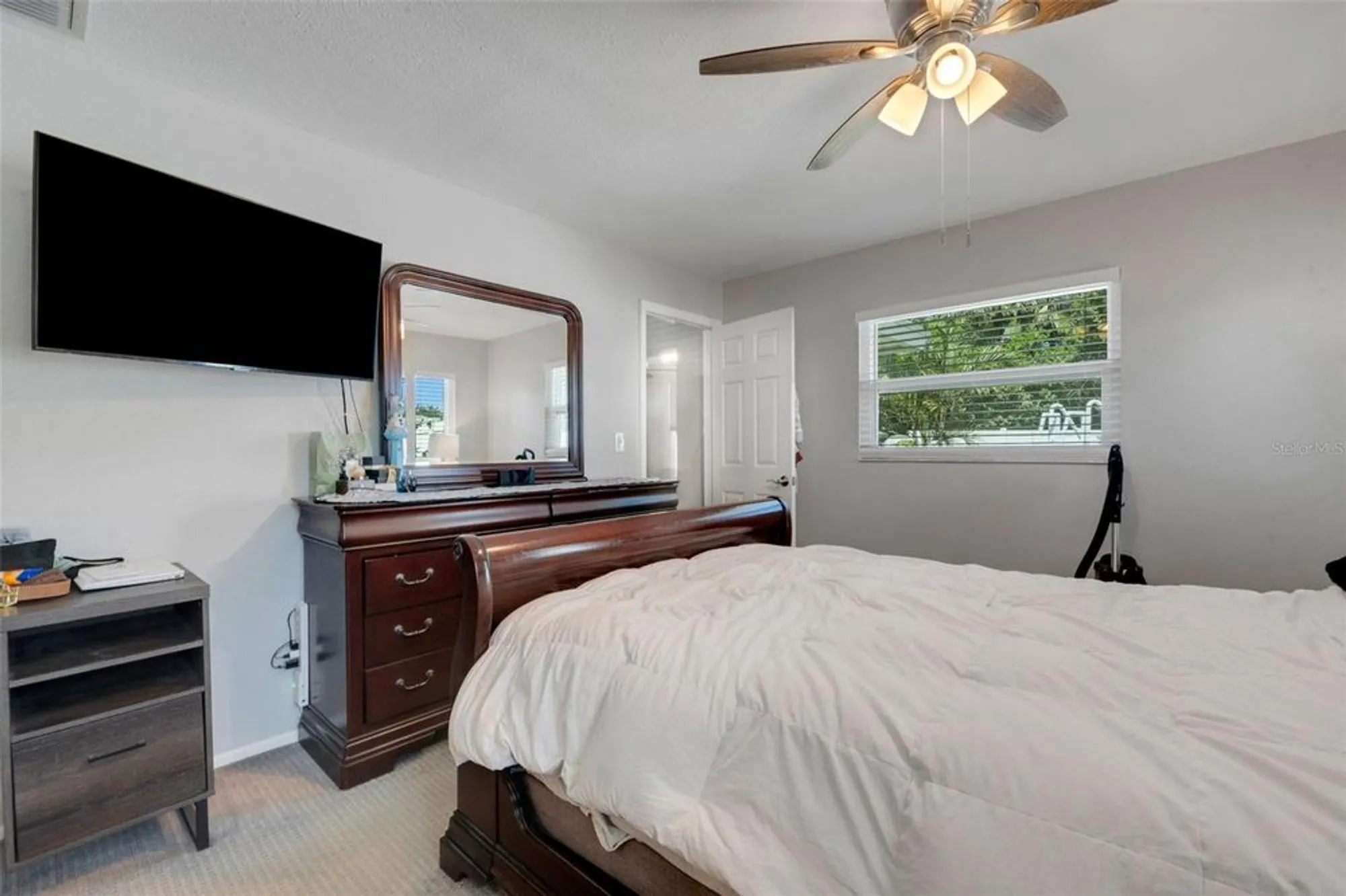 Property Slideshow image 16 of 39 | 1632 heather pl, Palm Harbor, FL, 34684