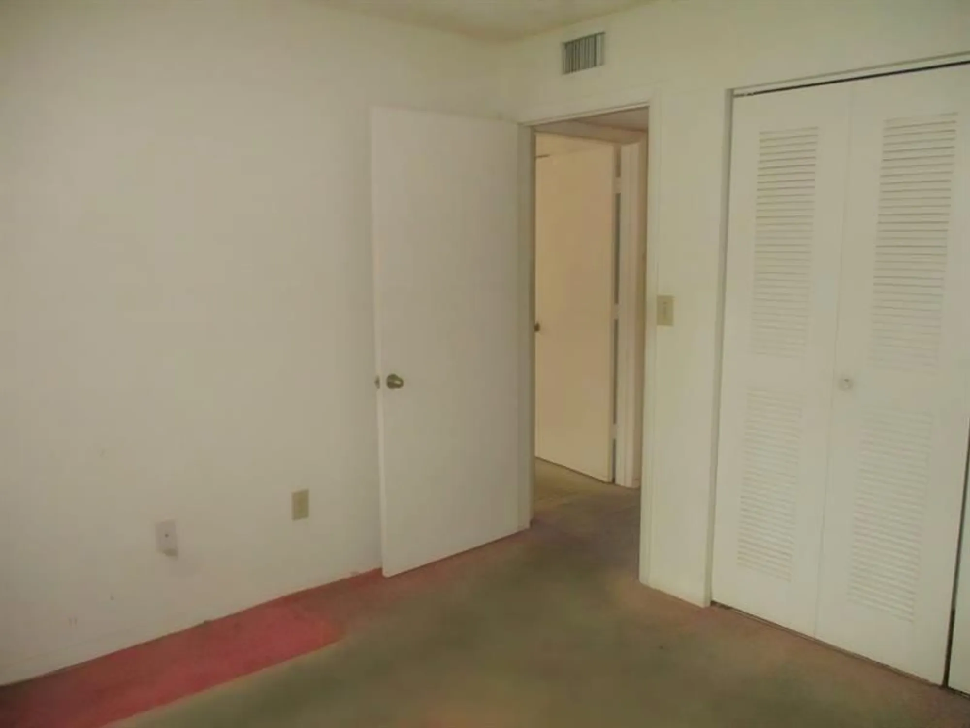 Property Slideshow image 14 of 18 | 10909 w clairmont cir 103, Tamarac, FL, 33321