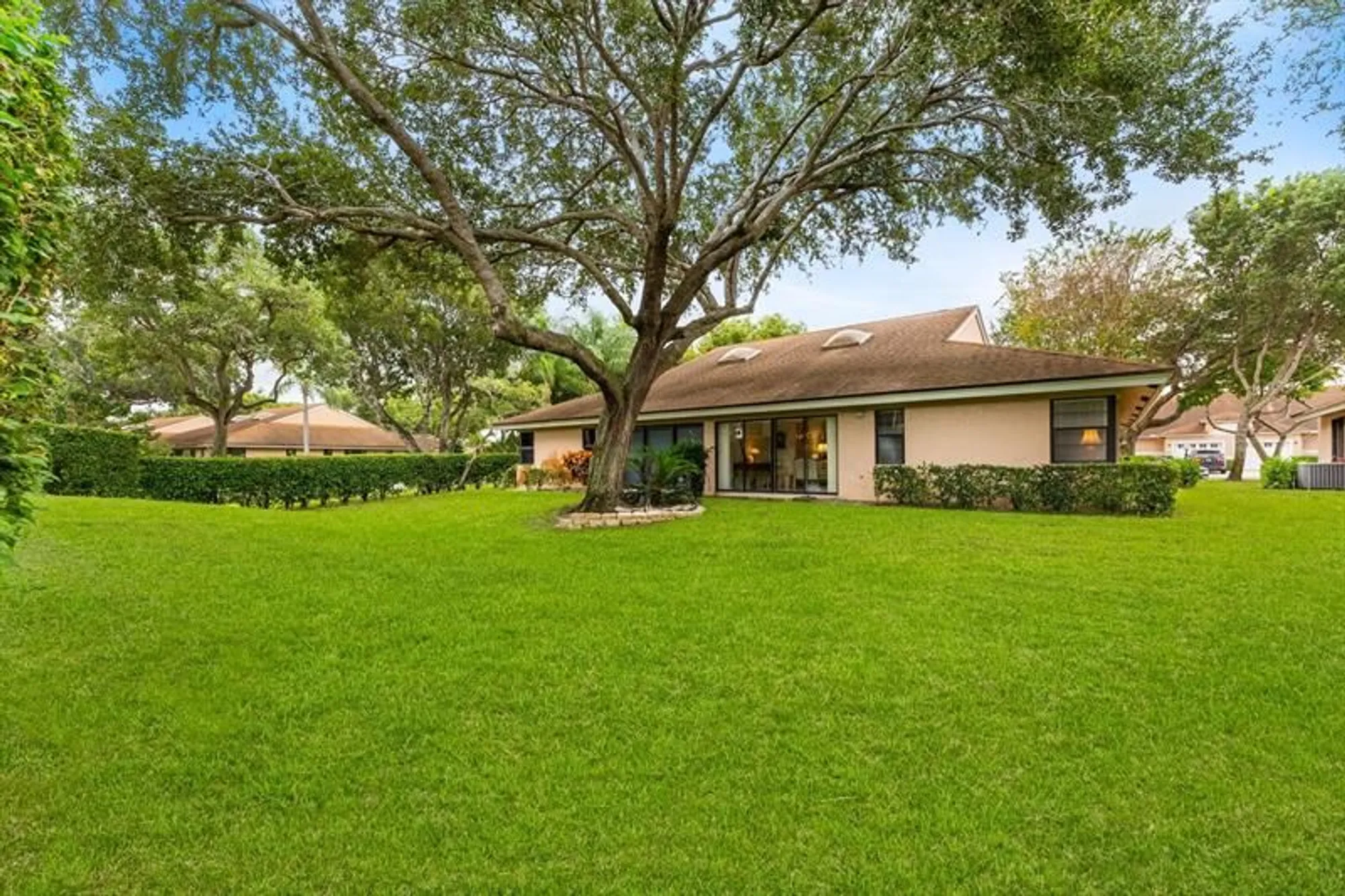 Property Slideshow image 38 of 53 | 8333 springlake dr a, Boca Raton, FL, 33496