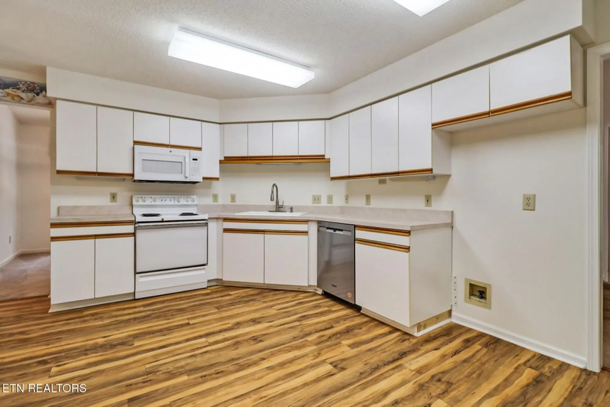 Property Slideshow image 15 of 39 | 151 saint george dr, Crossville, TN, 38558