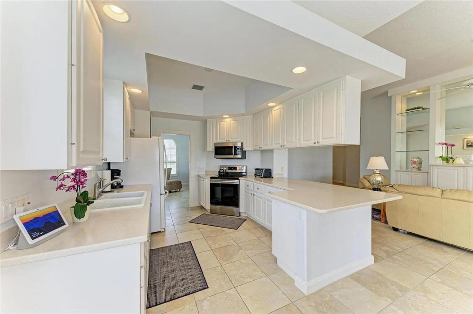 Property Slideshow image 15 of 65 | 5827 benevento dr, Sarasota, FL, 34238