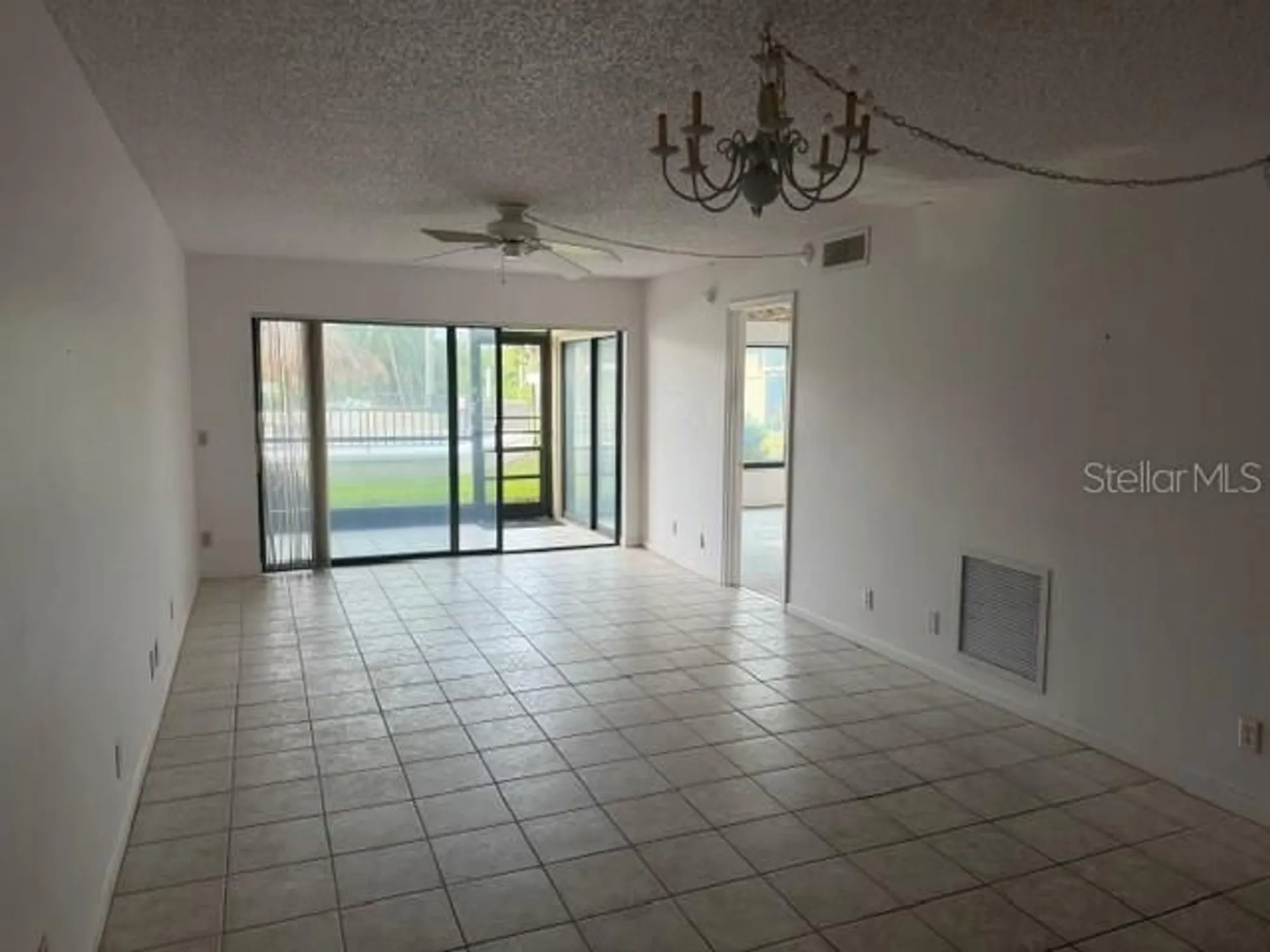 Property Slideshow image 2 of 12 | 6372 palma del mar blvd s apt 118, St Petersburg, FL, 33715