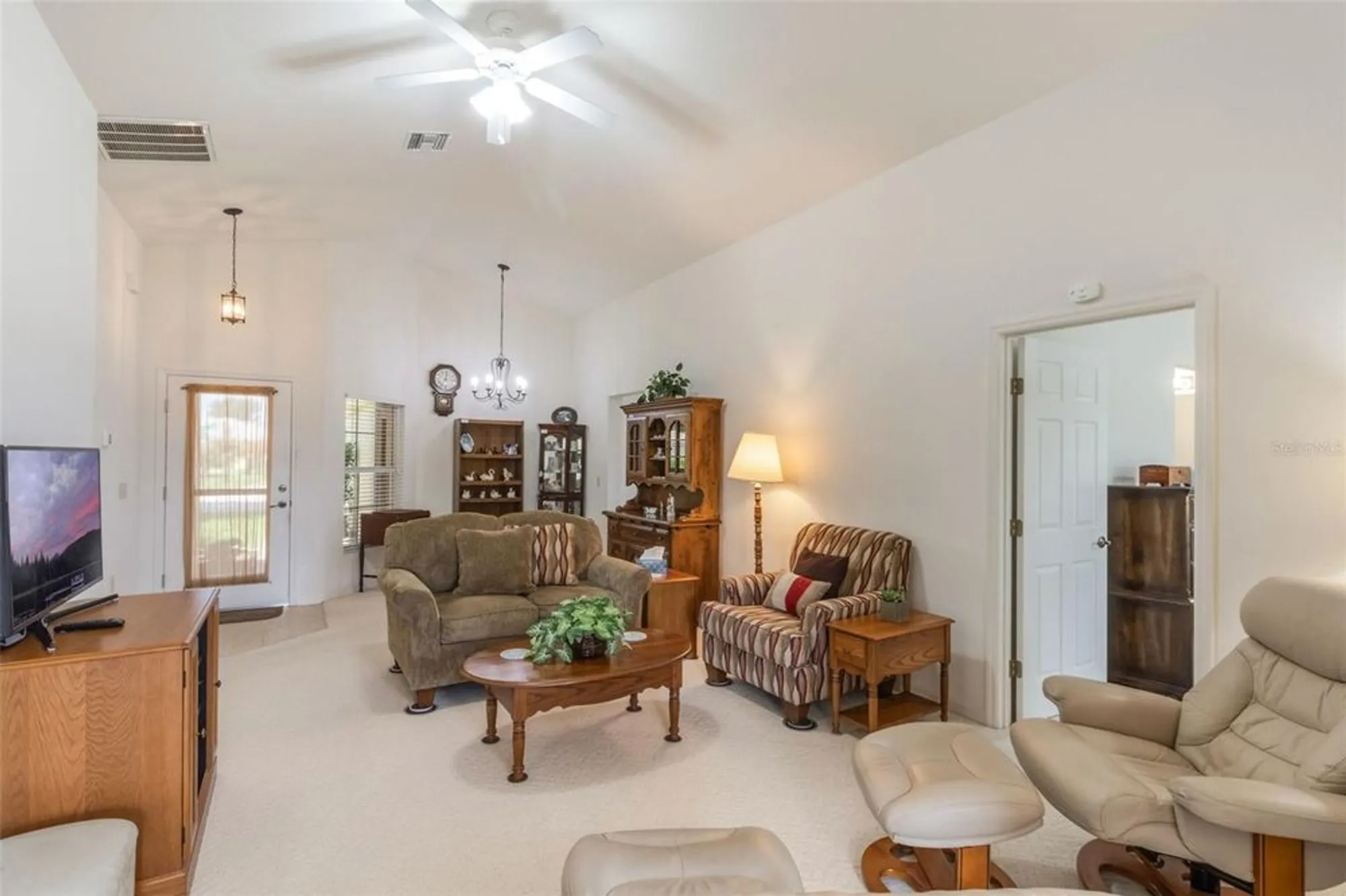 Property Slideshow image 5 of 39 | 464 lake suzanne dr, Lake Wales, FL, 33859