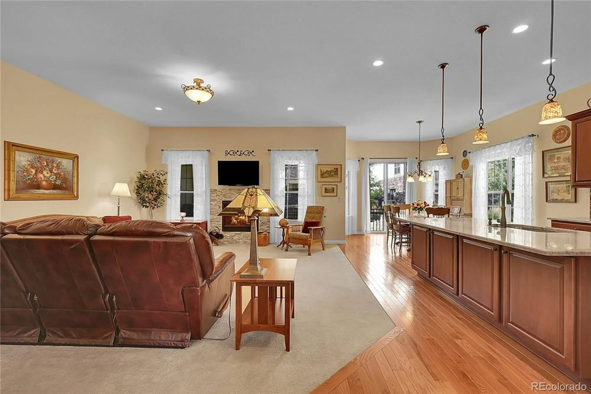 Property Slideshow image 7 of 40 | 22680 e eads cir, Aurora, CO, 80016