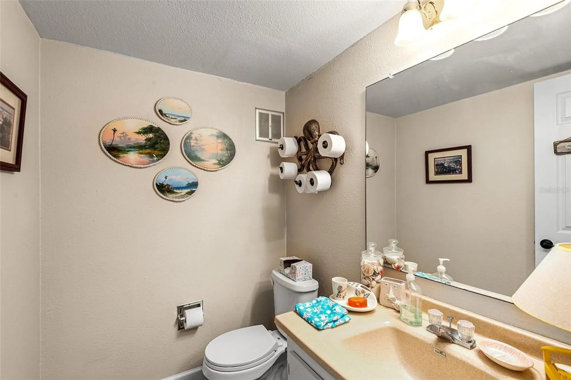 Property Slideshow image 23 of 37 | 14130 rosemary ln 1202, Largo, FL, 33774