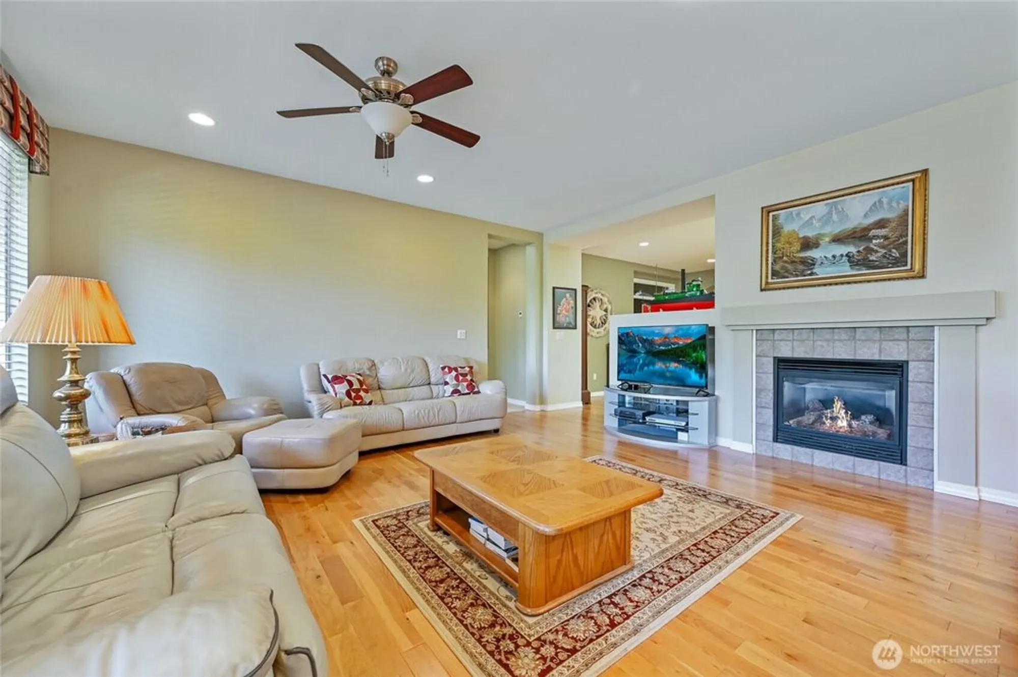 Property Slideshow image 12 of 32 | 13841 231st ln, Redmond, WA, 98053