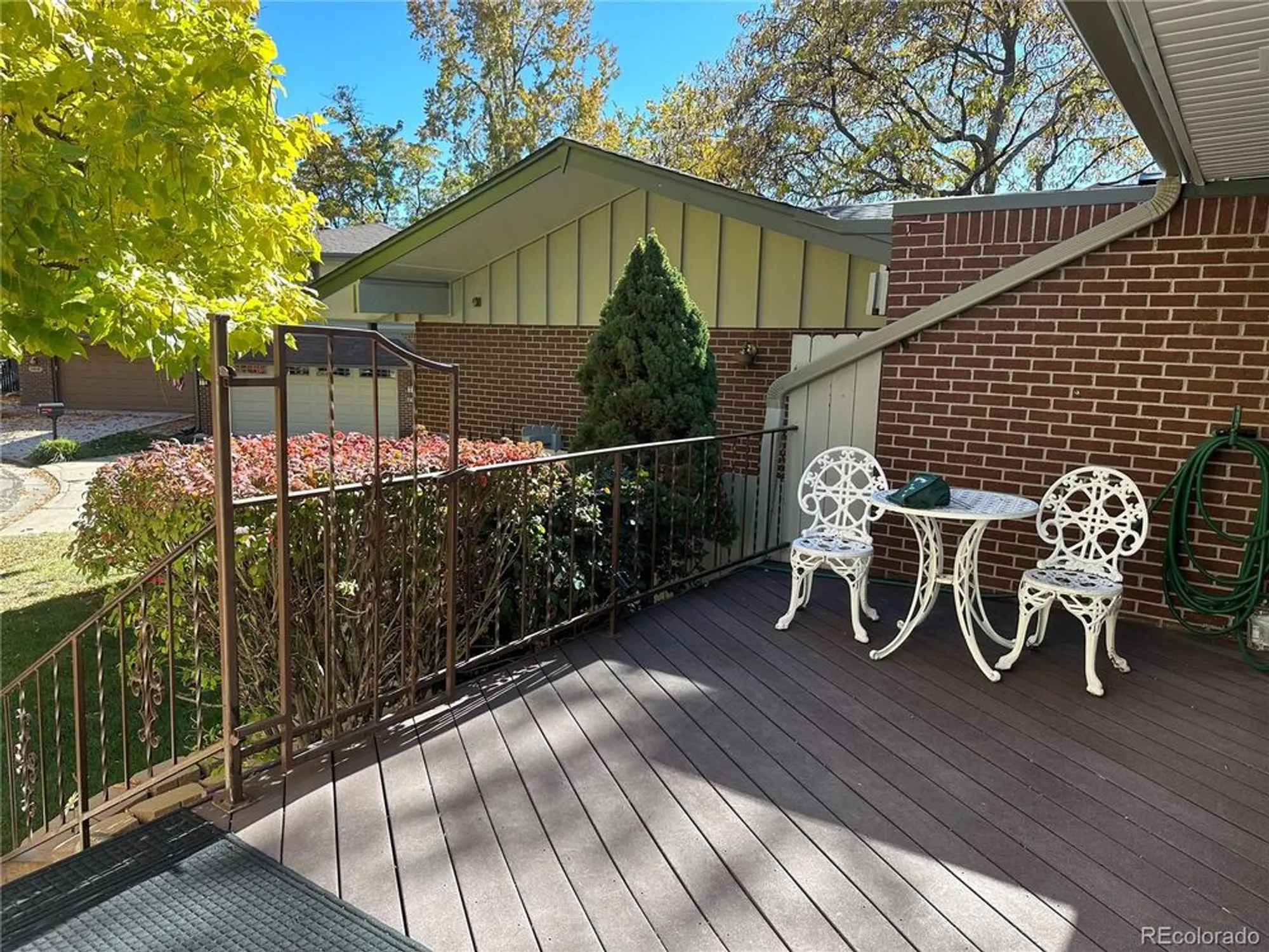 Property Slideshow image 4 of 4 | 7433 w cedar cir, Lakewood, CO, 80226