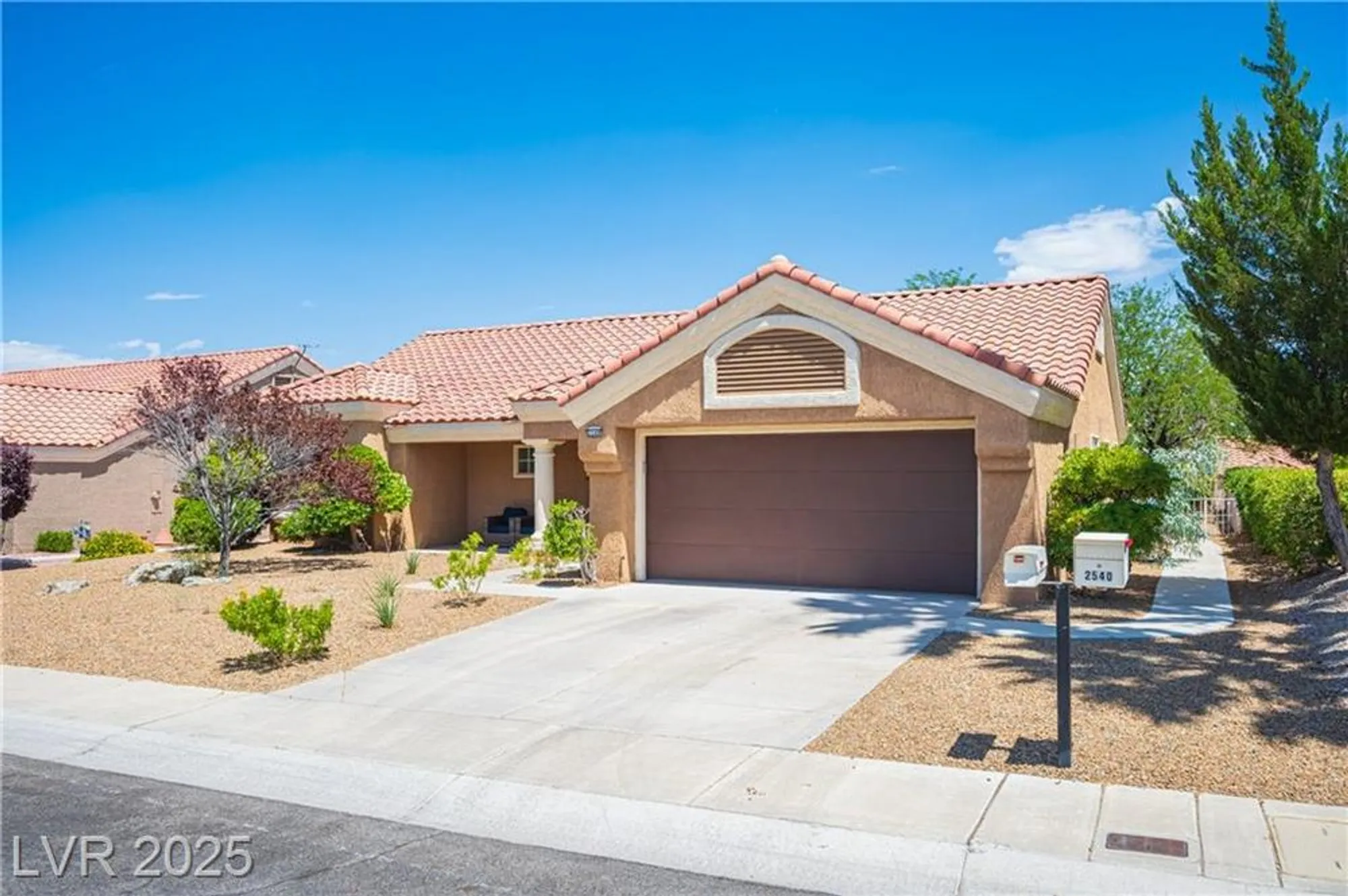 Property Slideshow image 6 of 72 | 2548 tumble brook dr, Las Vegas, NV, 89134