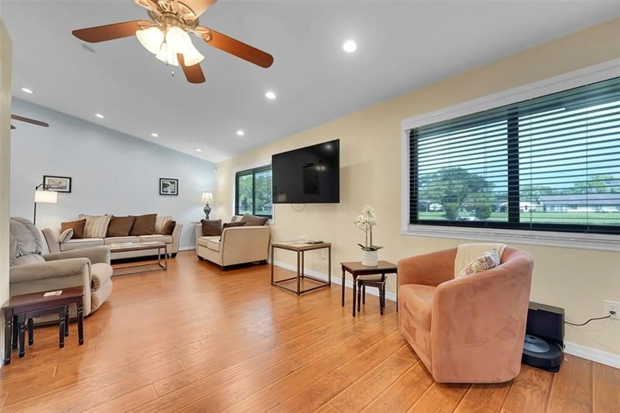 Property Slideshow image 8 of 53 | 468 long bow ct # 468, Royal Palm Beach, FL, 33411