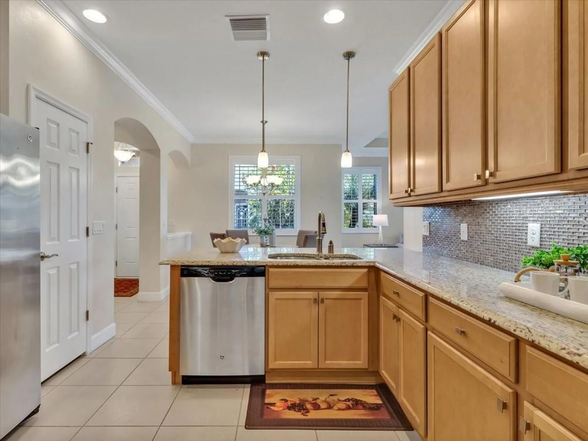 Property Slideshow image 9 of 52 | 635 chipper dr, Sun City Center, FL, 33573