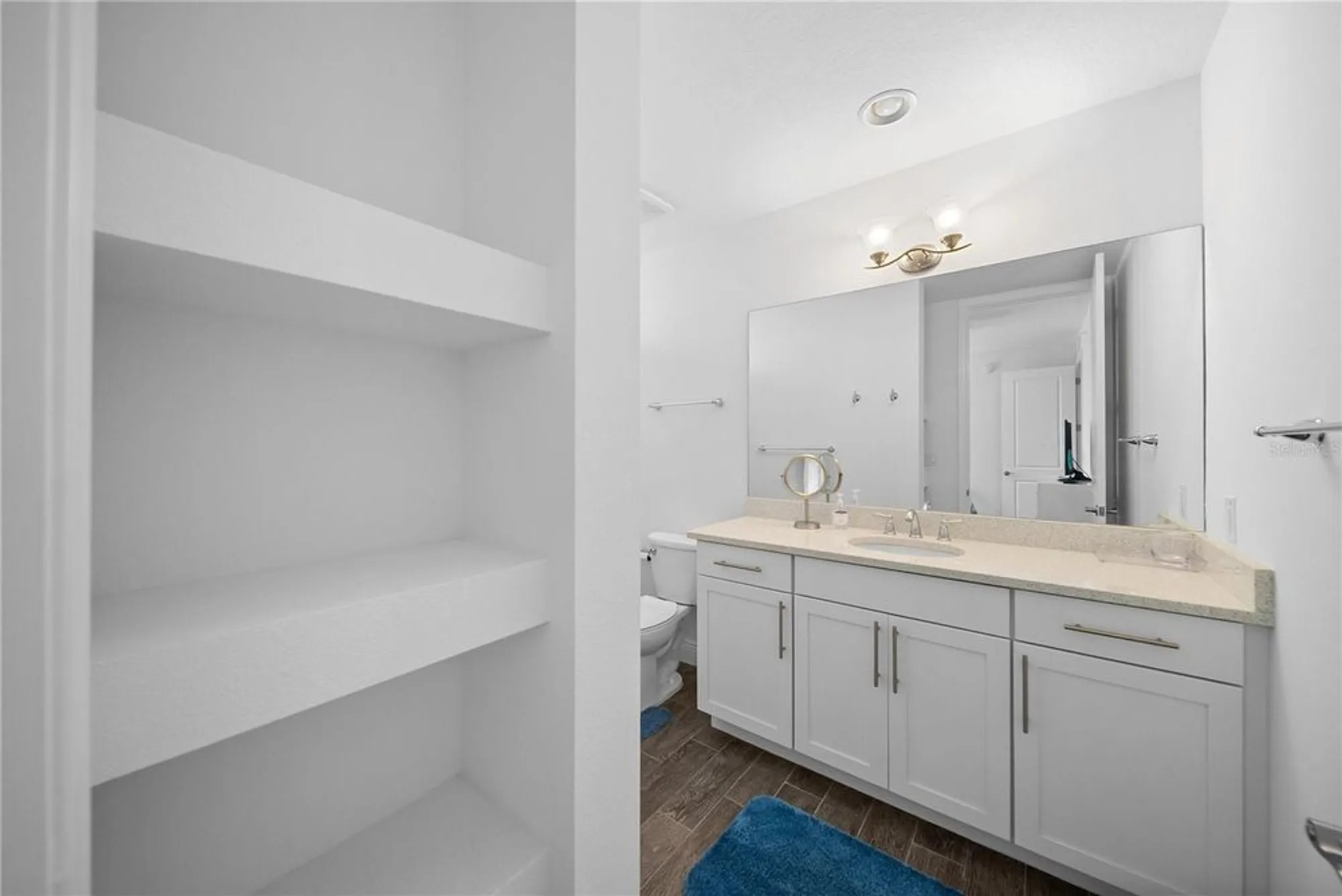 Property Slideshow image 36 of 72 | 391 aruba cir 303, Bradenton, FL, 34209