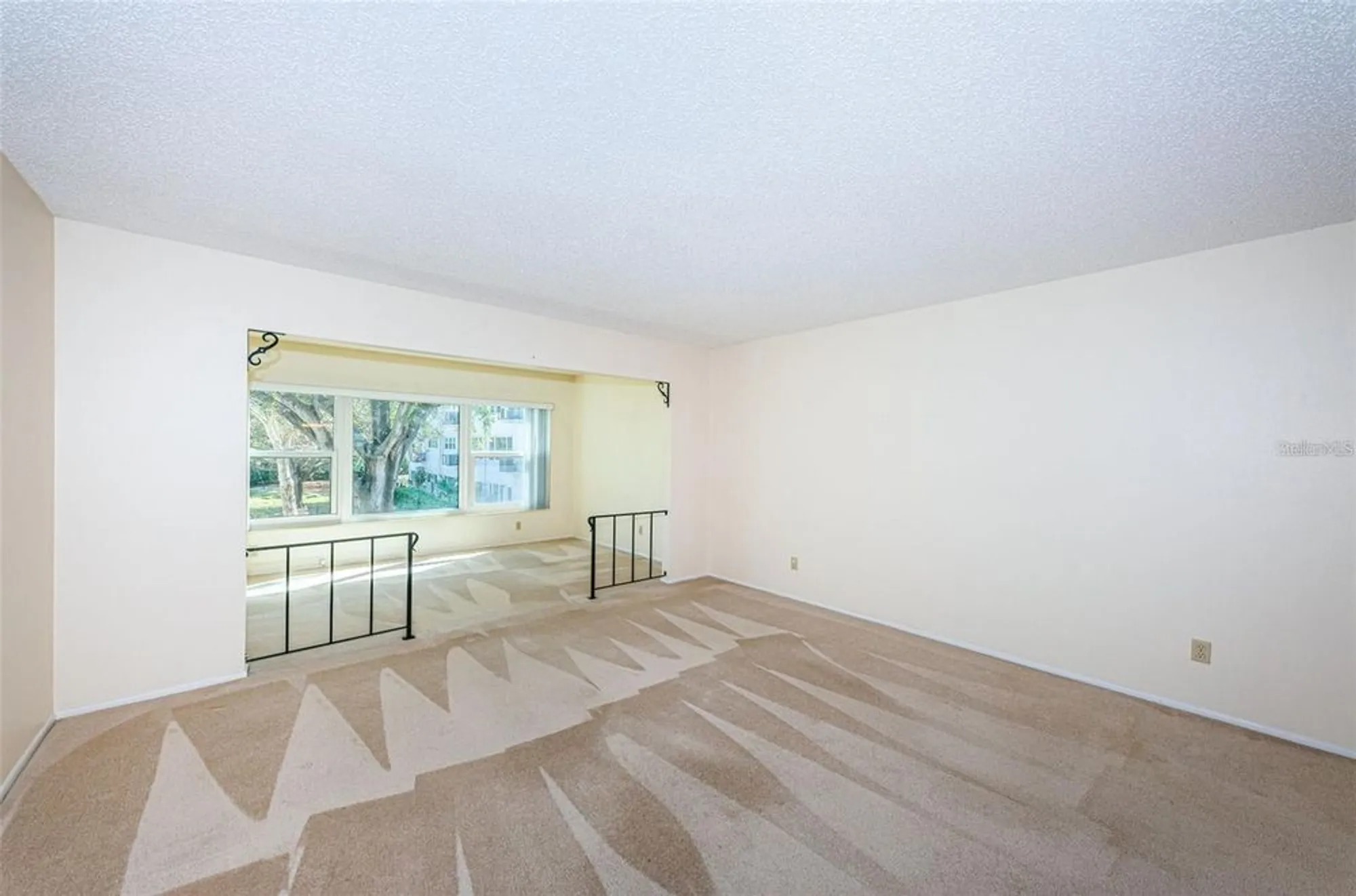 Property Slideshow image 4 of 52 | 2295 americus blvd 29, Clearwater, FL, 33763