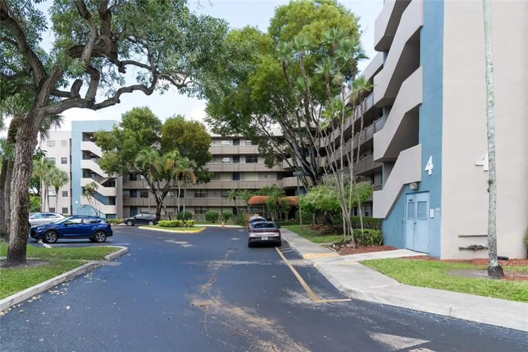Property Slideshow image 17 of 19 | 1101 colony point cir 220, Pembroke Pines, FL, 33026