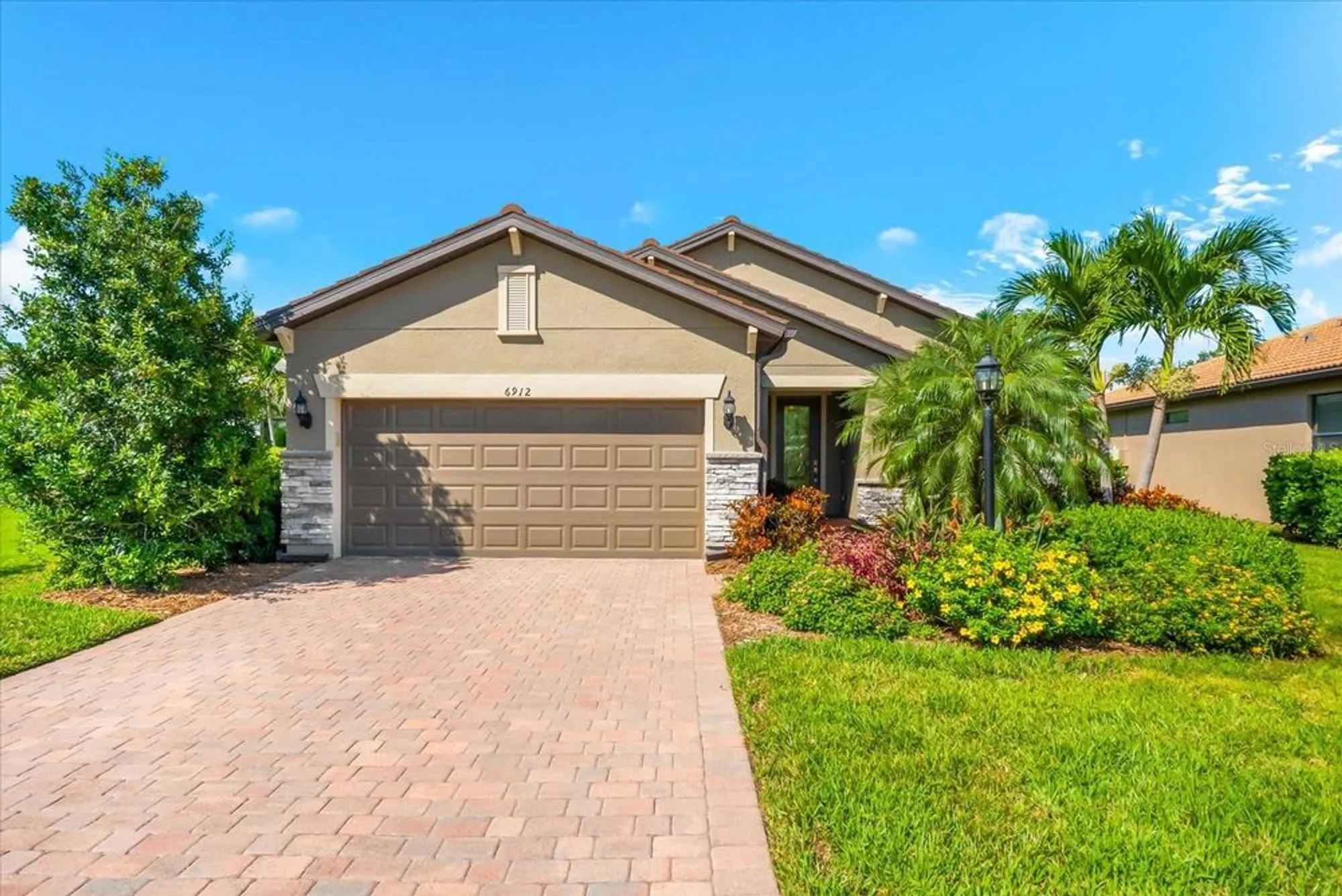Property Slideshow image 1 of 94 | 6912 gosport cv, Bradenton, FL, 34202