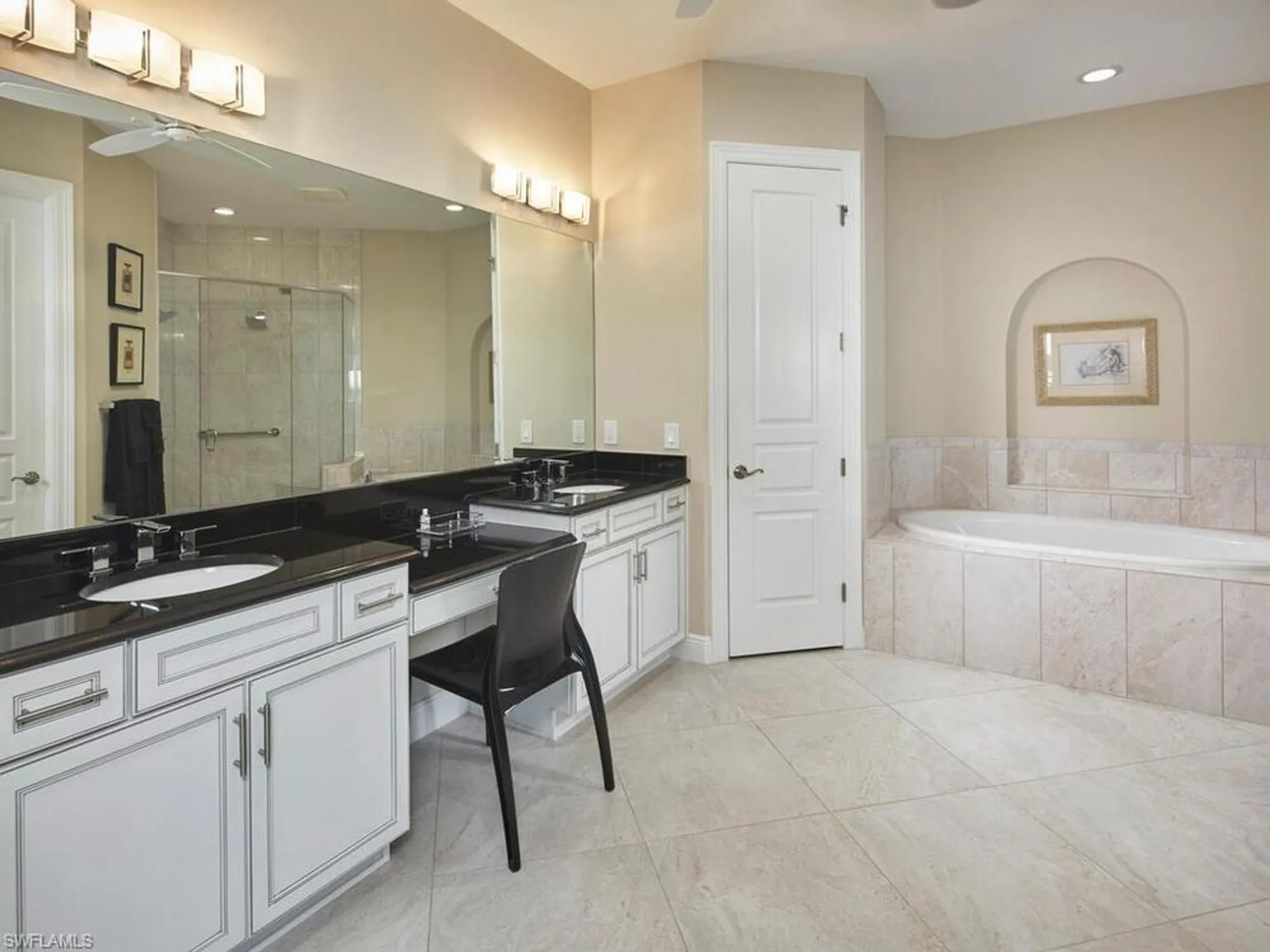 Property Slideshow image 11 of 27 | 4771 via del corso ln unit 401, Bonita Springs, FL, 34134